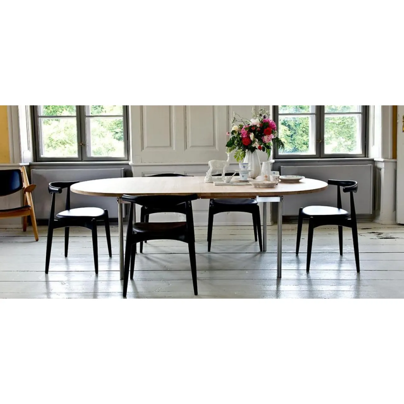 Барный стул Elbow designed by Hans J.Wegner		 in 1956 от LaLume