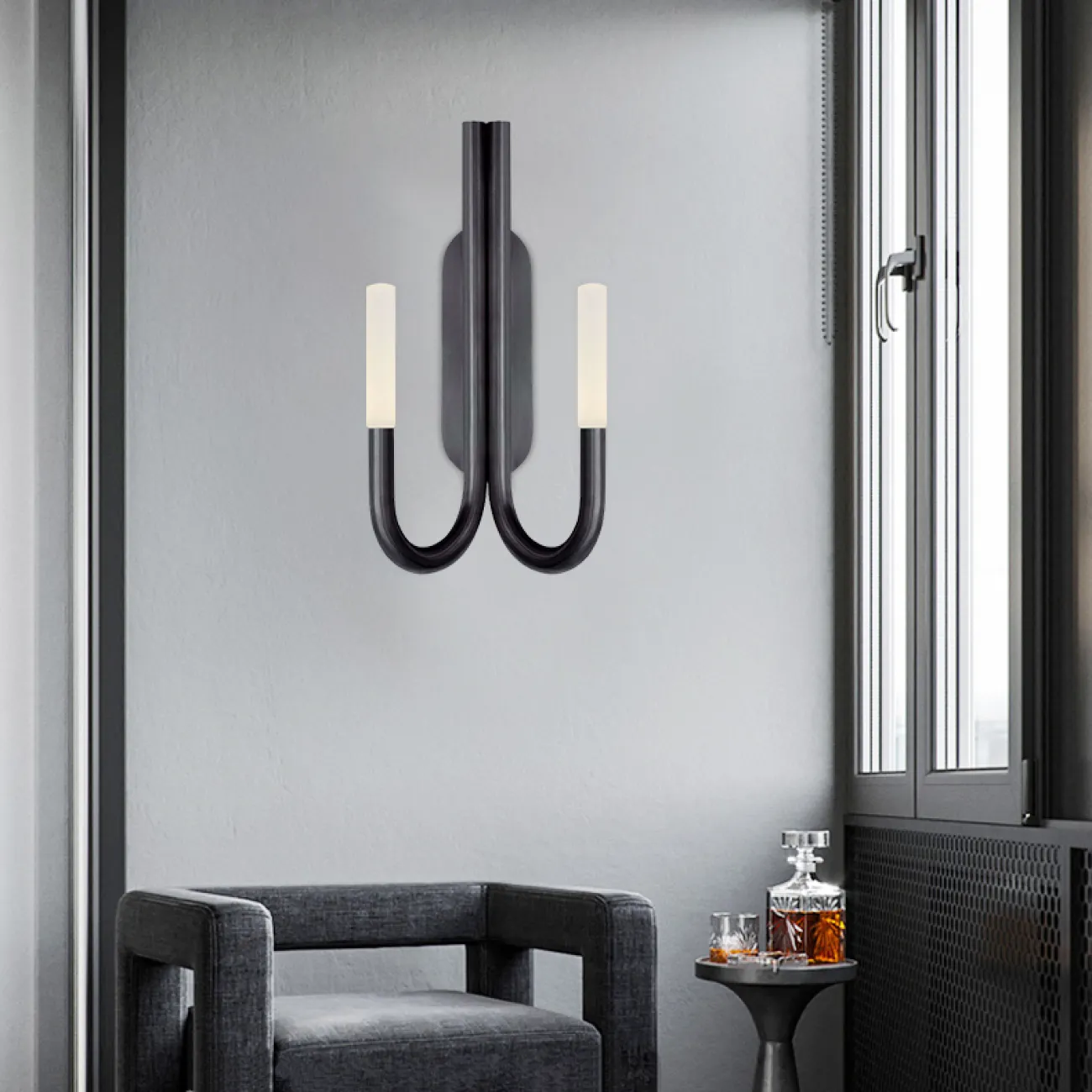 Серия настенных светильников в классическом стиле с двумя матовыми рассеивателями на изогнутых рожках LAURA WALL Black