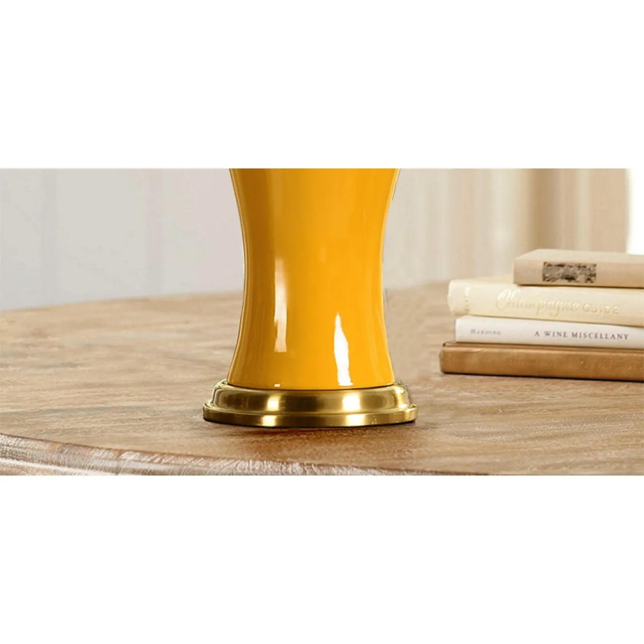 Настольная керамическая лампа с узором Mey от LaLume