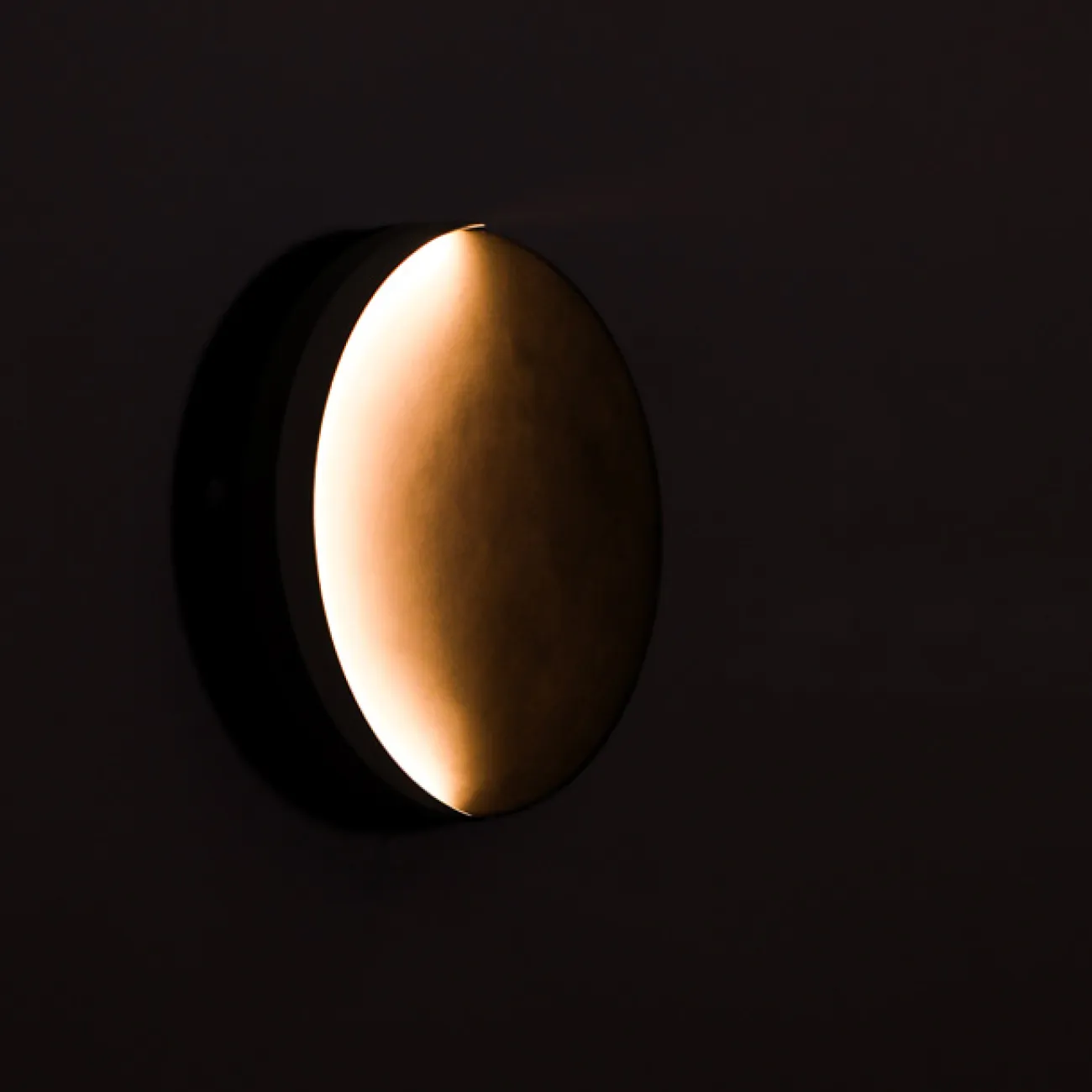 Серия настенных светодиодных светильников с каменным корпусом в форме диска с эффектом затмения ZORAN L37