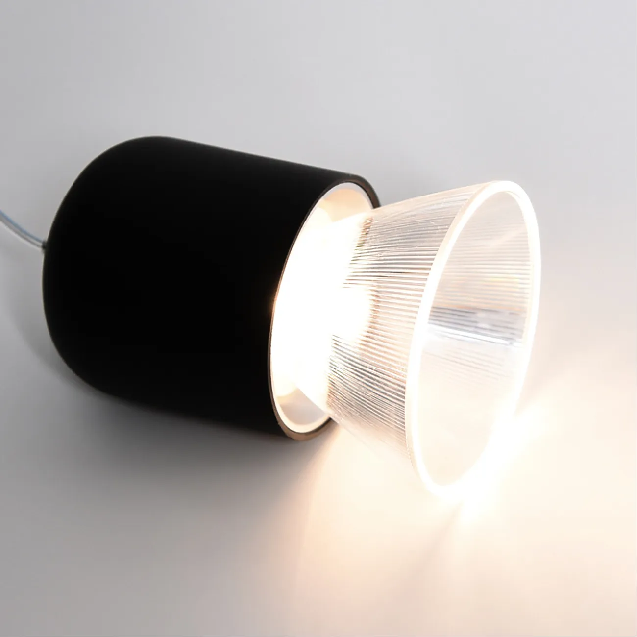 Подвесной светильник ADAR White Трехцветный свет от ImperiumLoft