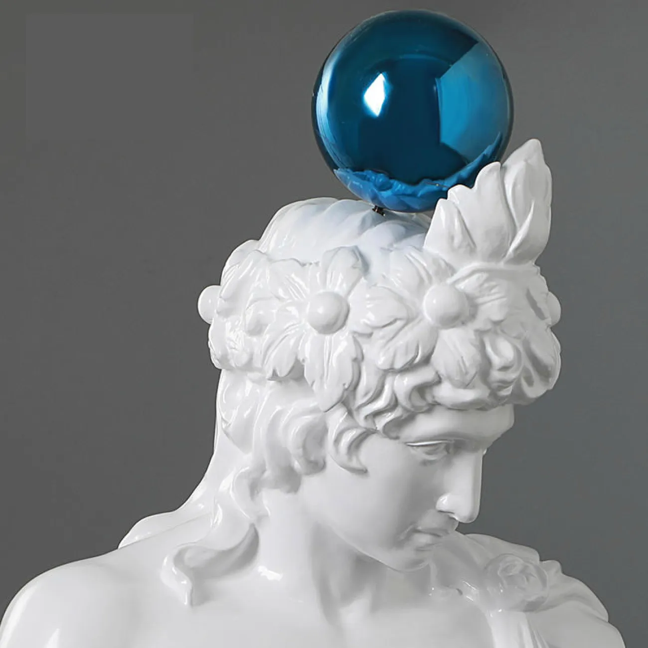 Дизайнерская скульптура мужчины LaLume-SKT00137 