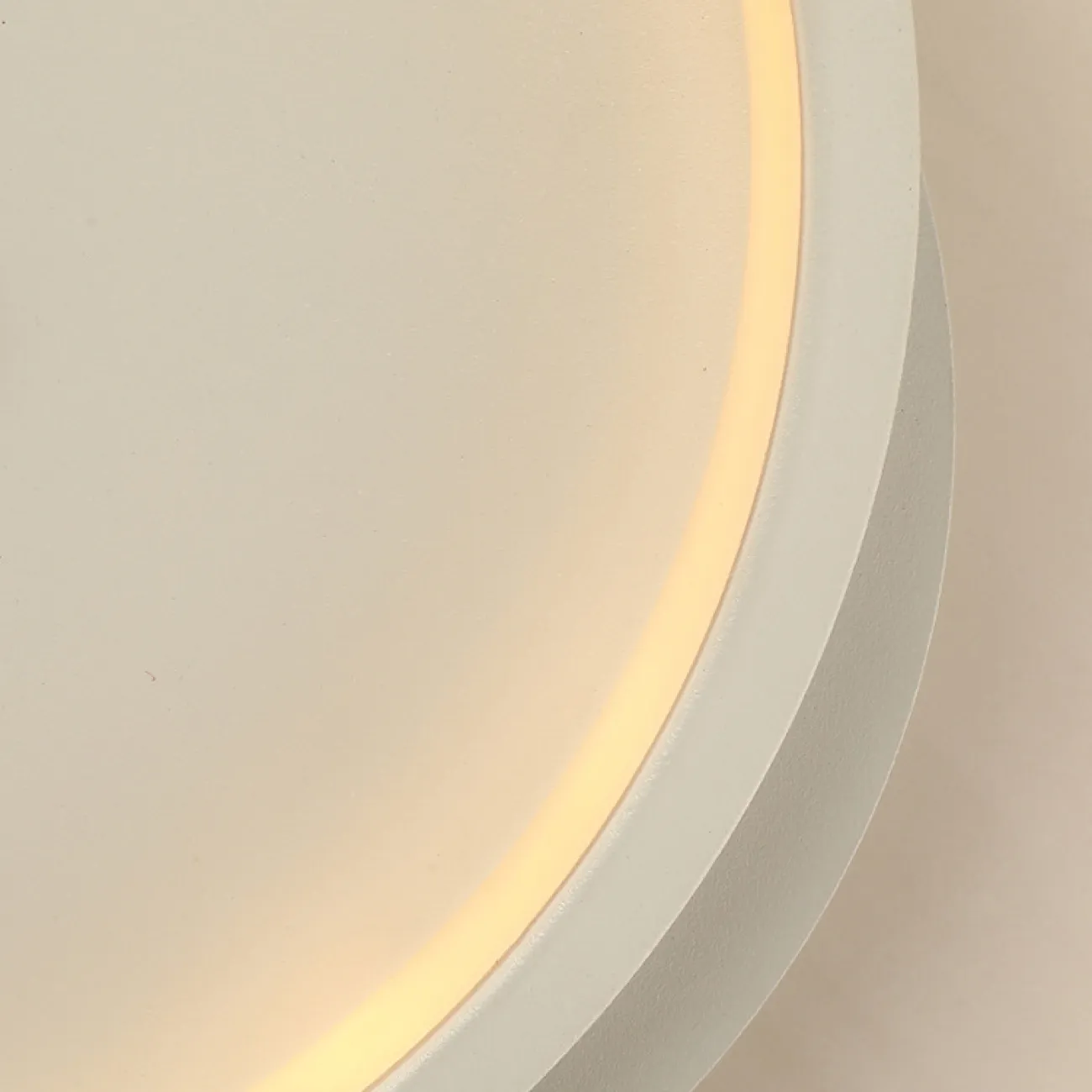 Серия настенных светодиодных светильников в виде комбинации светового кольца и диска с часовым механизмом CLOCK Black 3000К