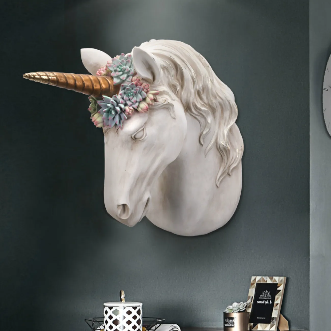 Дизайнерский настенный декор единорог LaLume-KKK00244