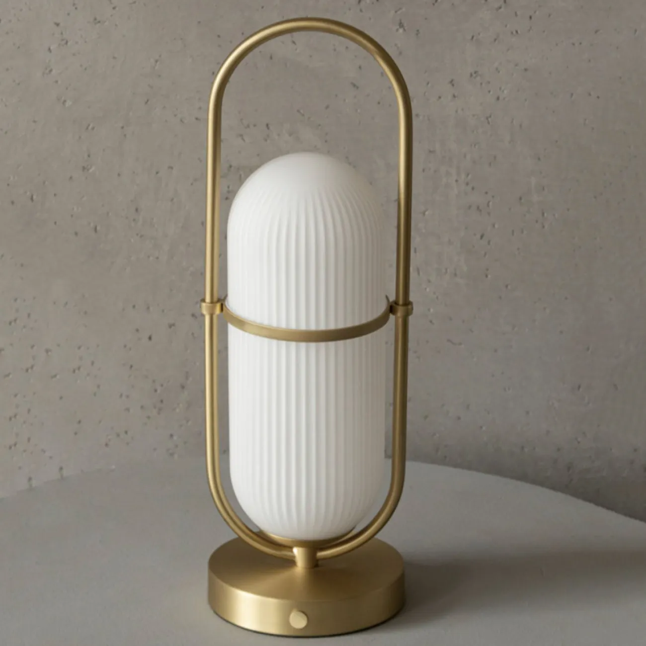 Настольная лампа TROTTE TAB Brass от ImperiumLoft Настольная лампа TROTTE TAB Brass от ImperiumLoft