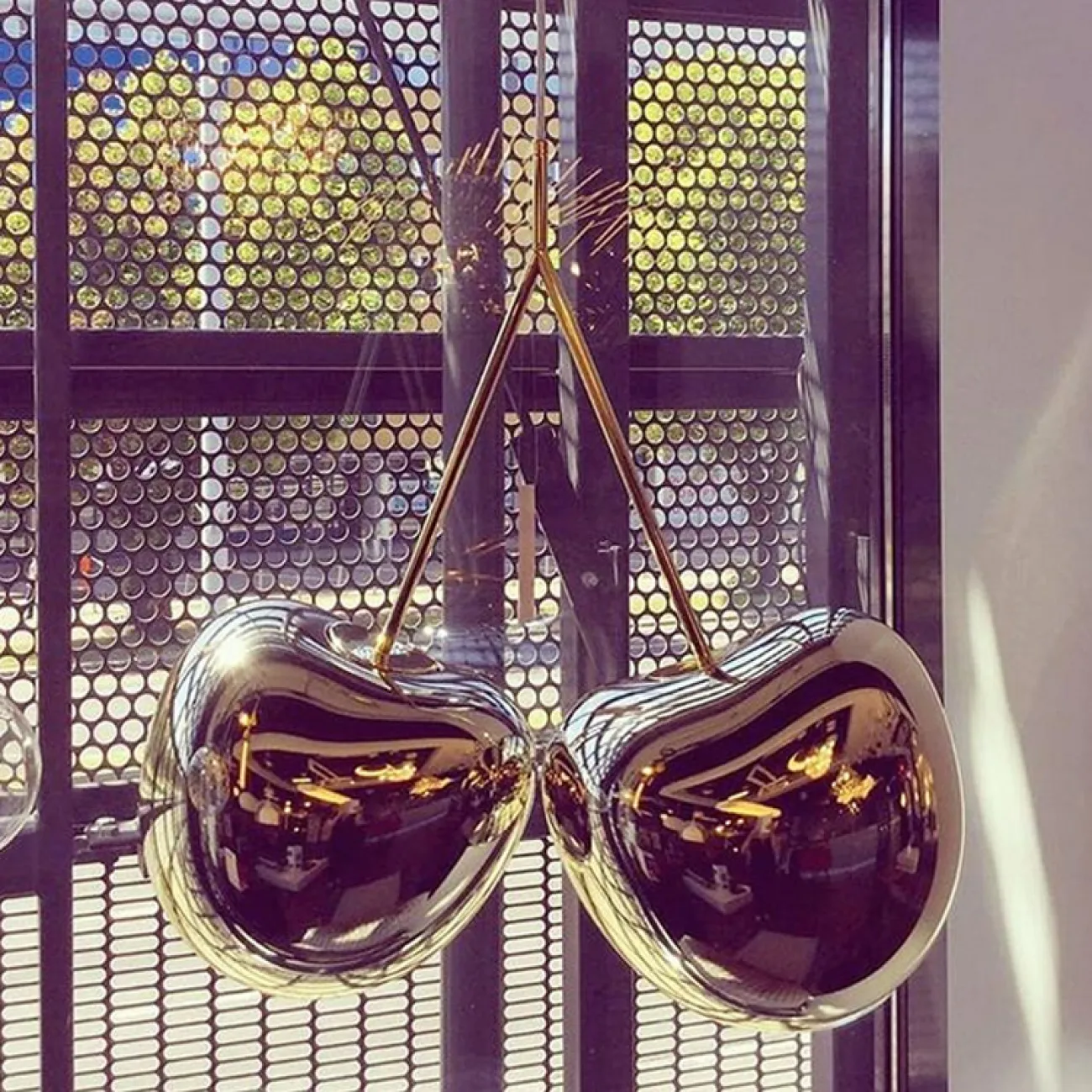 Подвесной светильник CHERRY by Qeeboo от ImperiumLoft Подвесной светильник CHERRY by Qeeboo от ImperiumLoft