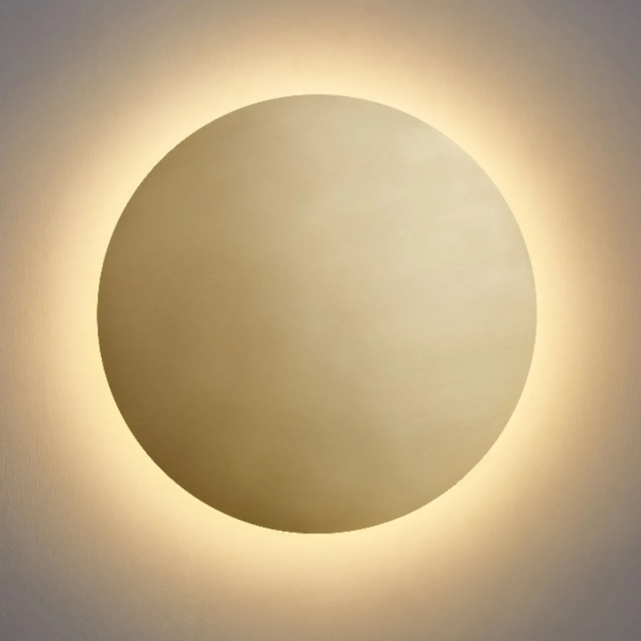 Серия настенных светодиодных светильников с плоскими дисковидными рассеивателями из настоящей латуни KAIN D30