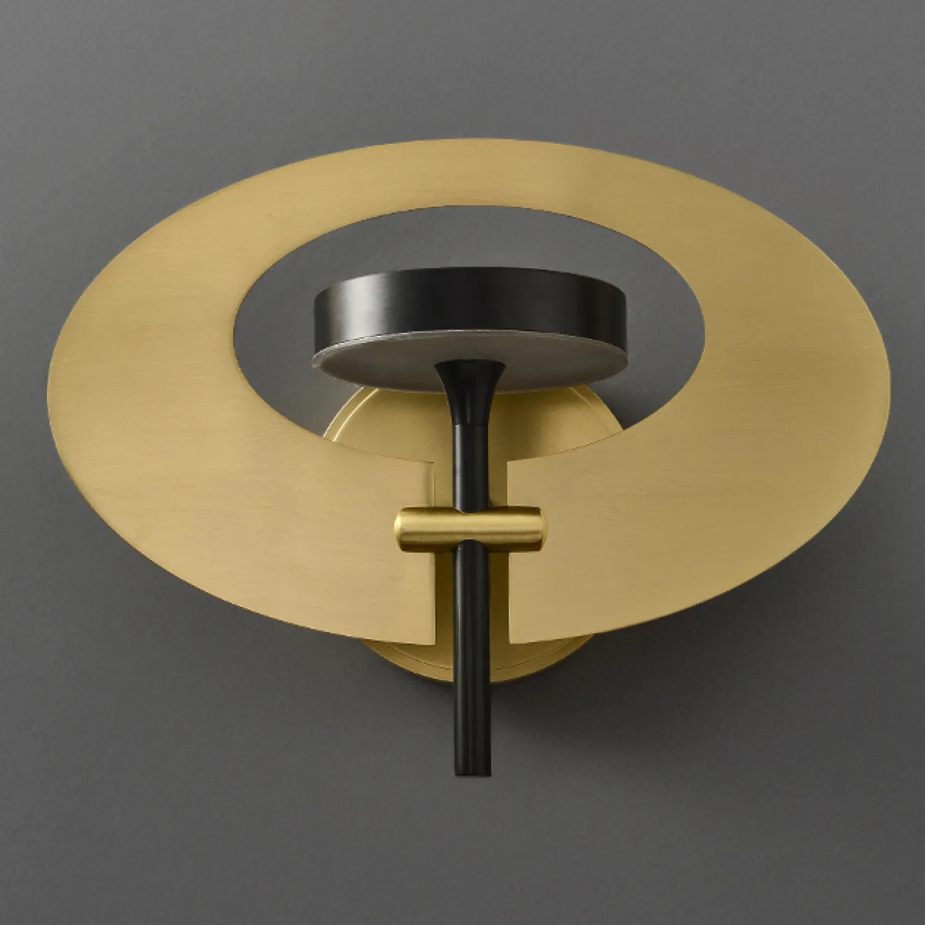 Настенный светодиодный светильник в виде комбинации круглого плафона на рожке и дисковидного рассеивателя INGARA WALL