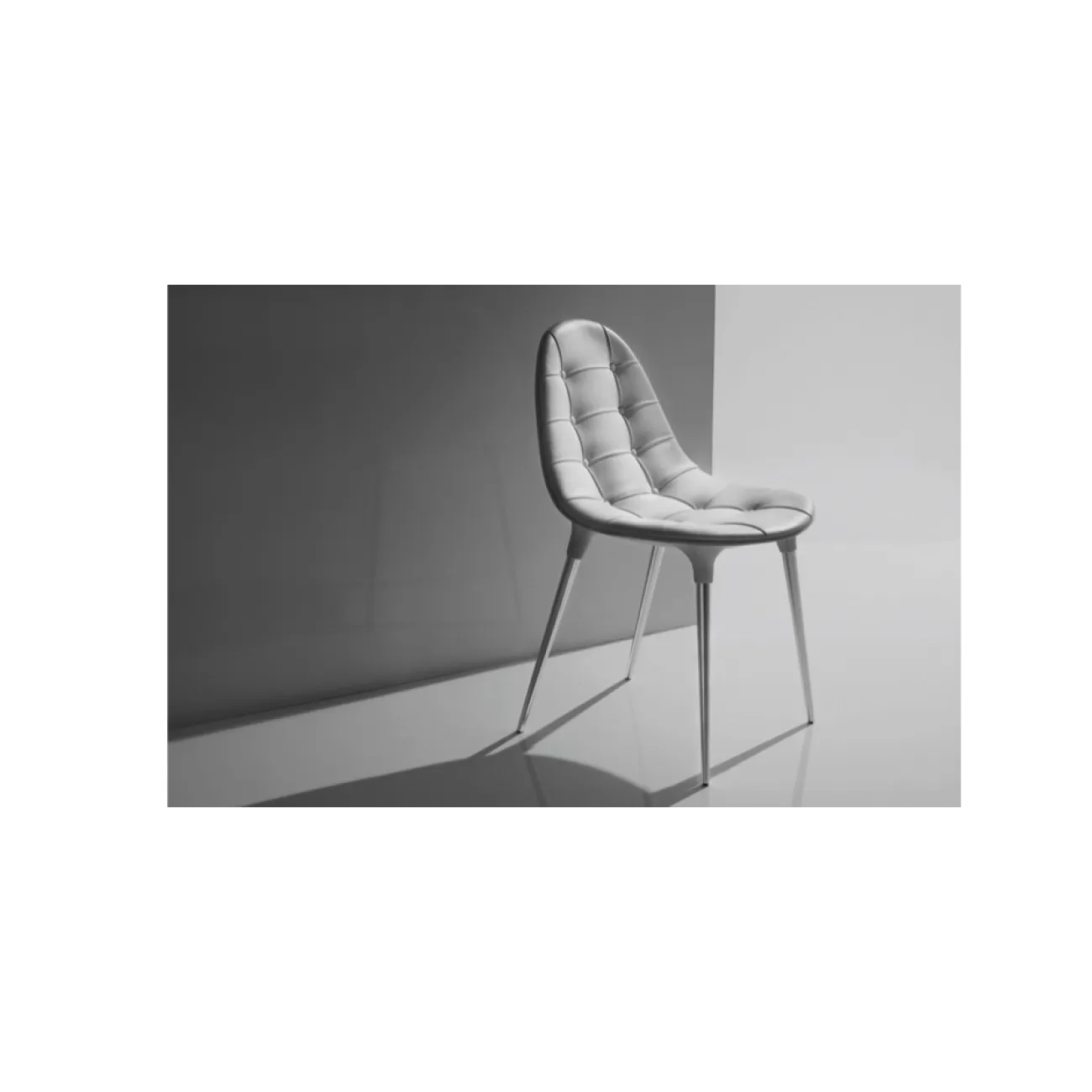 Стул Philippe Starck Caprice Chair designed by Philippe Starck		 in 2007 от LaLume