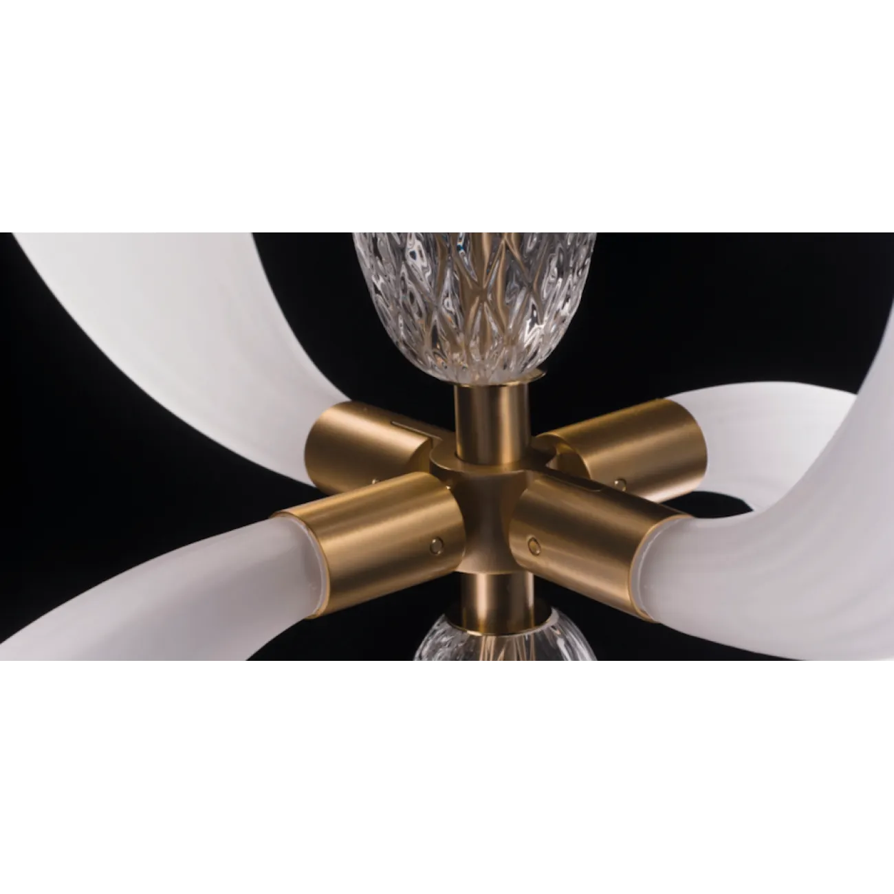 Подвесной светильник Patrizia Garganti Coupe De Foudre Roberto Lazzeroni design от LaLume