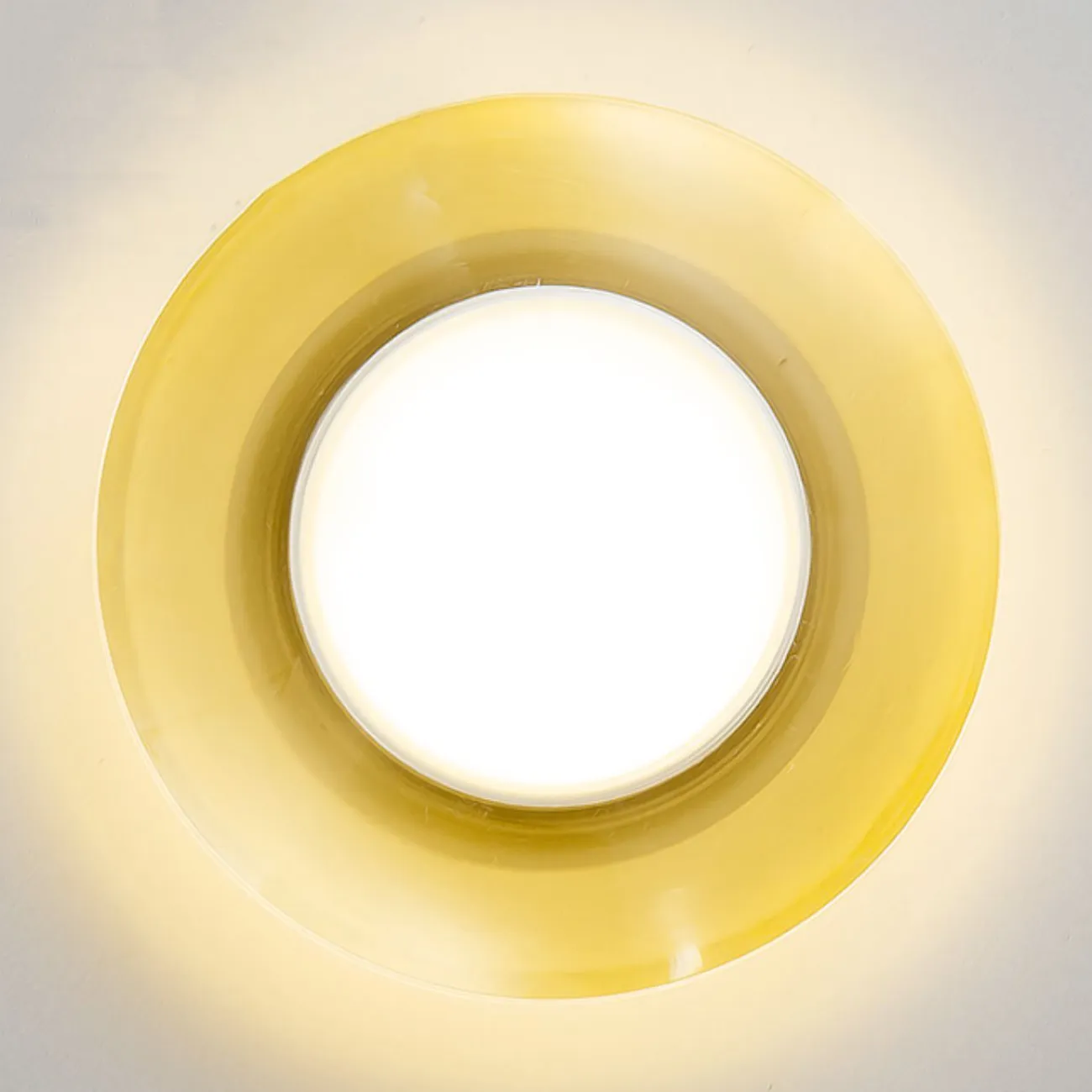 Встраиваемый светодиодный светильник с белым матовым плафоном круглой формы и дисковидным рассеивателем  LIS 3000К 7W