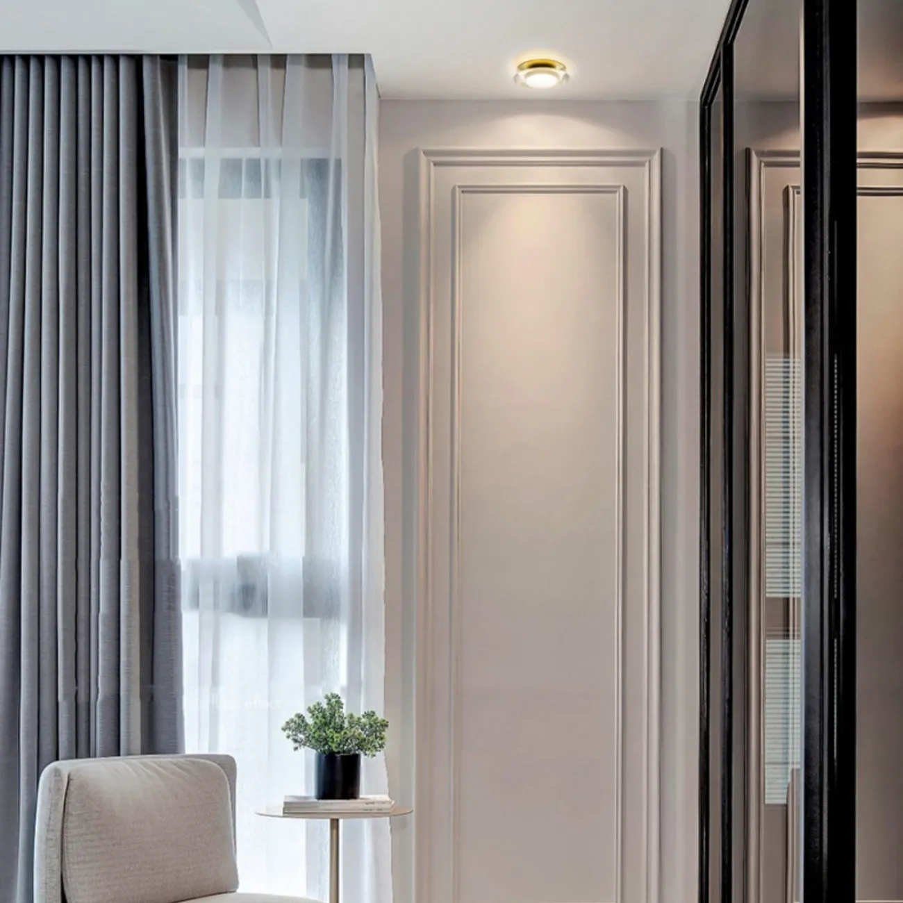 Встраиваемый светодиодный светильник с белым матовым плафоном круглой формы и дисковидным рассеивателем  LIS 3000К 7W