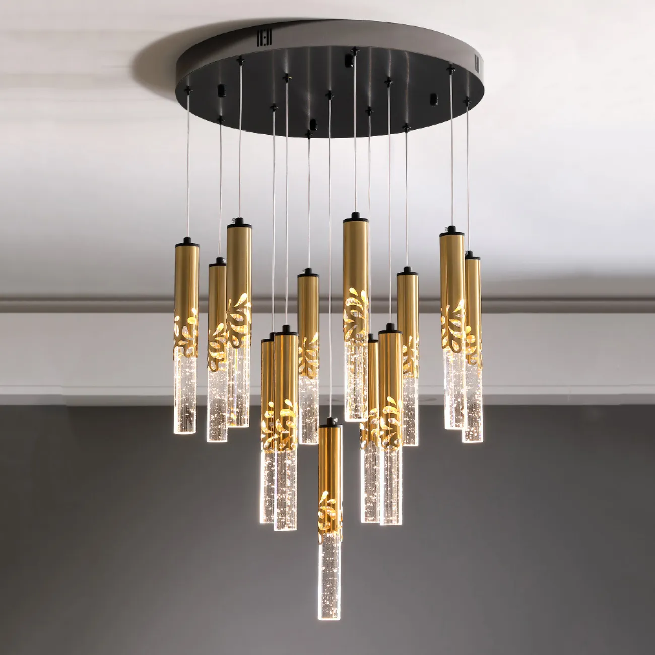 Готовая комбинация подвесных светодиодных светильников с хрустальными рассеивателями в цилиндрическом корпусе с орнаментом JUSTIN MORE