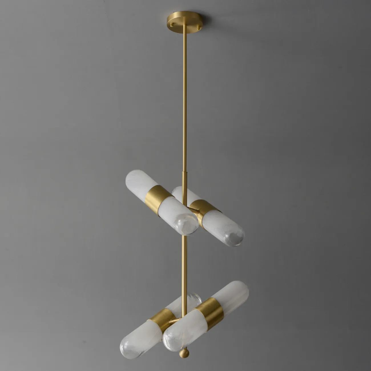 Готовая комбинация светильников c разнонаправленными цилиндрическими плафонами из белого стекла с эффектом льда LIESEL COMBO L8