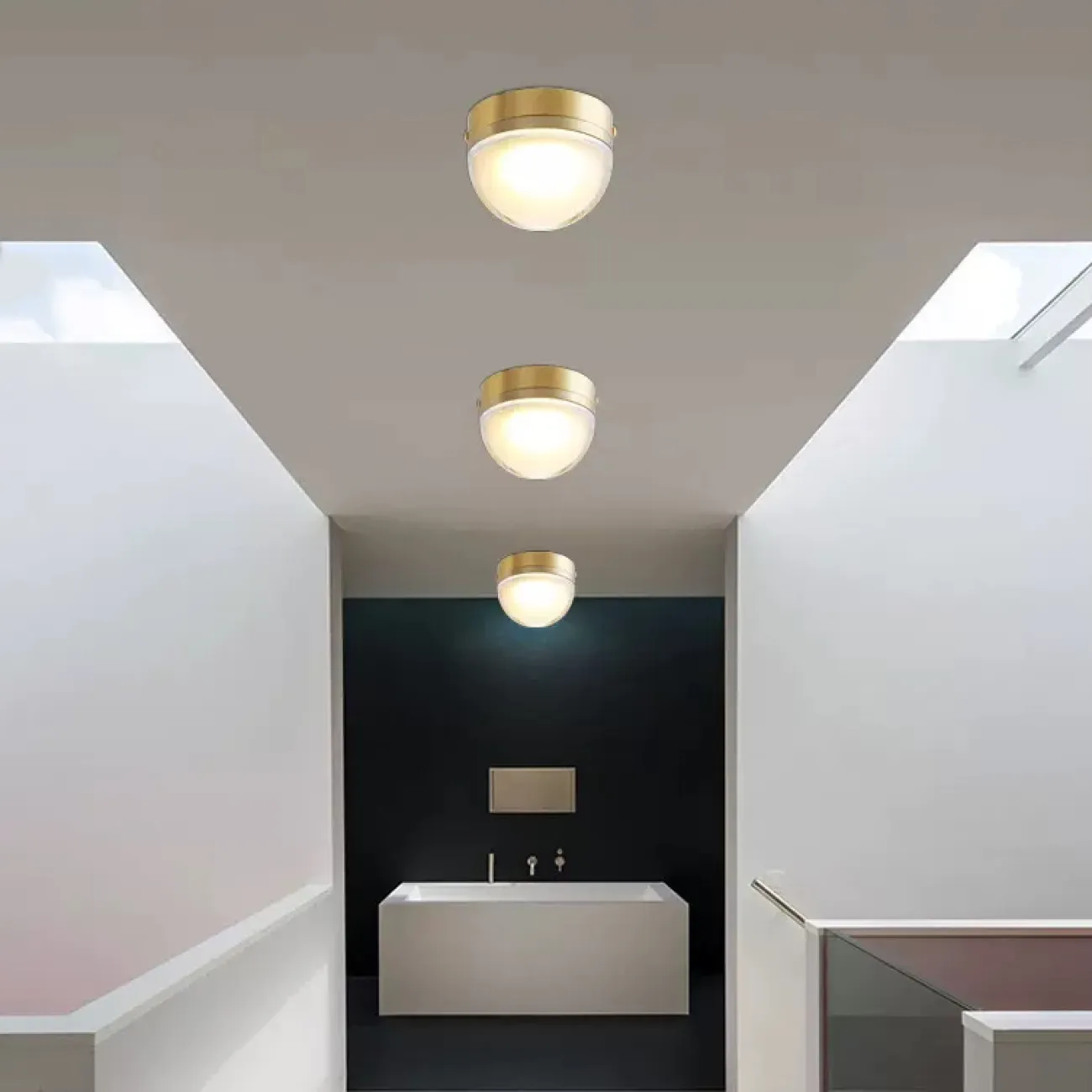 Серия накладных светодиодных светильников с двойным плафоном округлой формы на тонком и утолщенном основании PIA S 5W