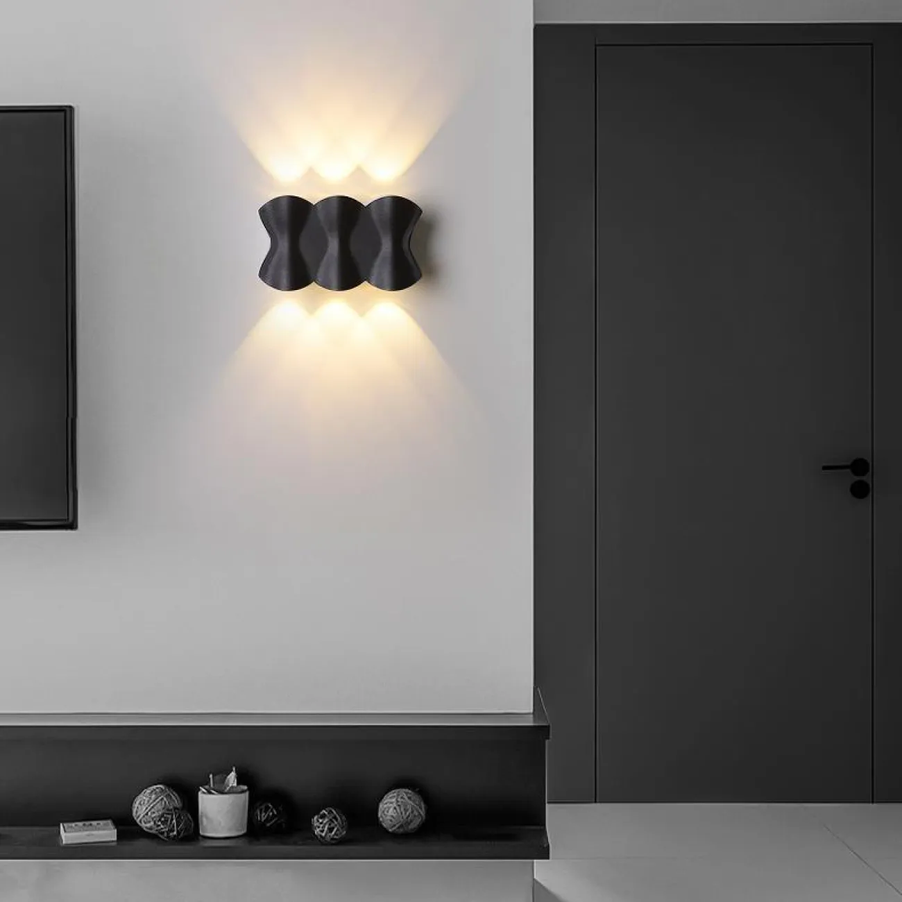 Серия настенных светодиодных светильников с рельефом в форме песочных часов HUBERT L11 Black