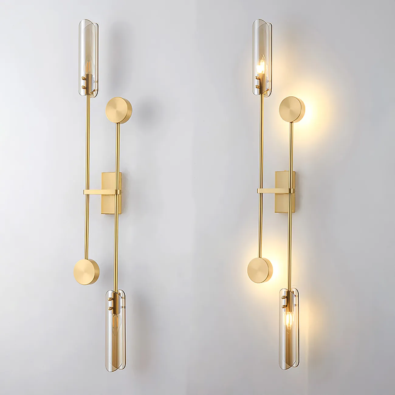 Серия настенных светильников со стеклянными плафонами и круглыми спотами на двух вертикальных штангах ANDREAS Black Cognac