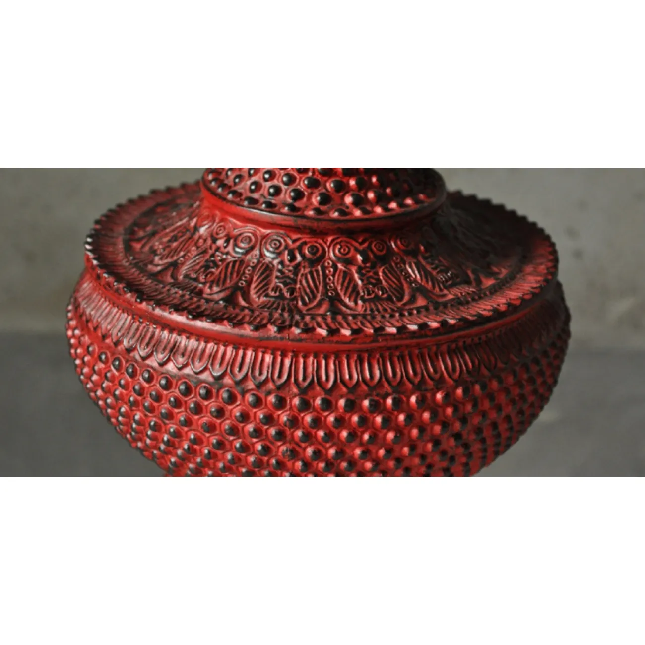 Настольная лампа Blood Tower от LaLume