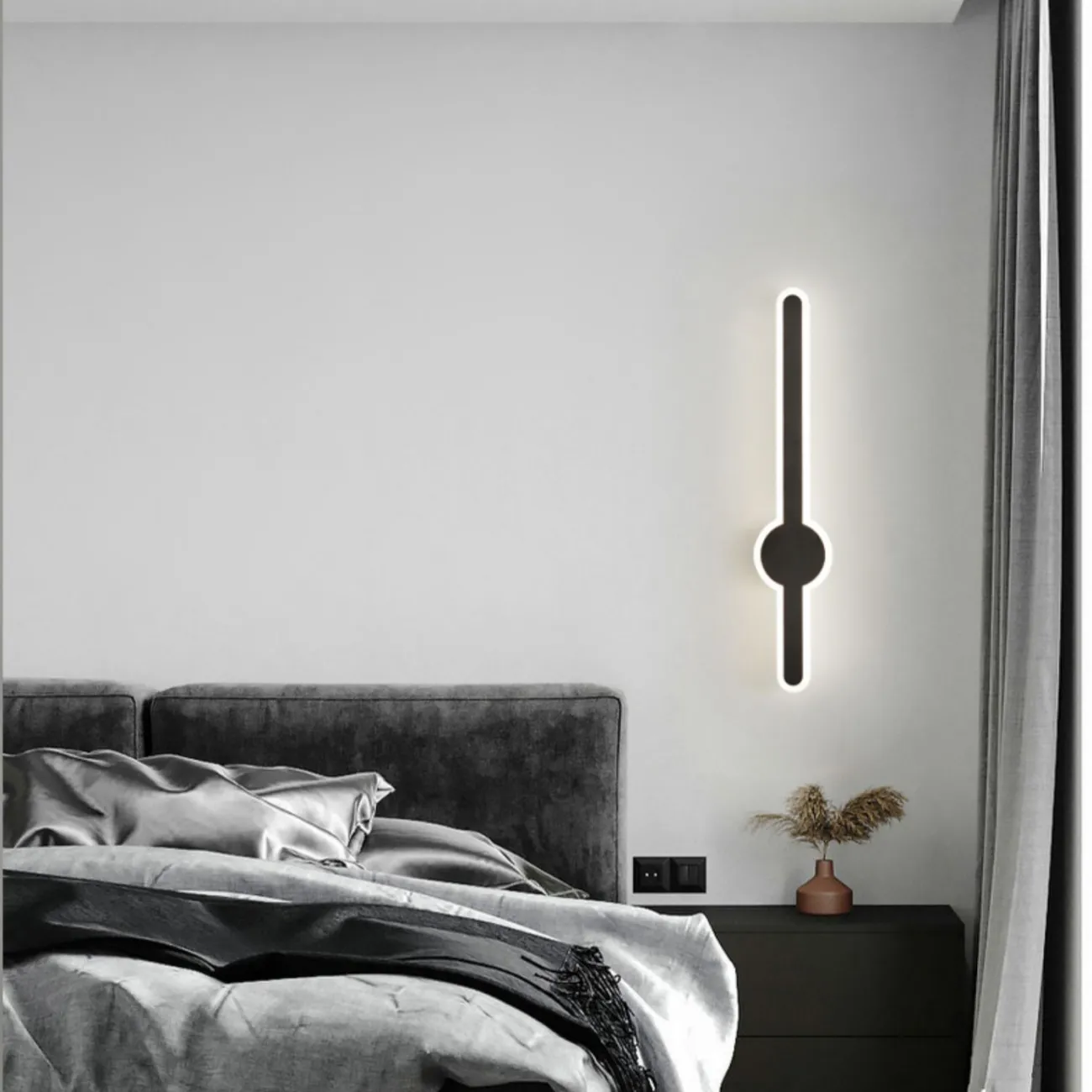 Серия настенных светодиодных светильников с вытянутым прямоугольным корпусом ACHIM H102 Brass