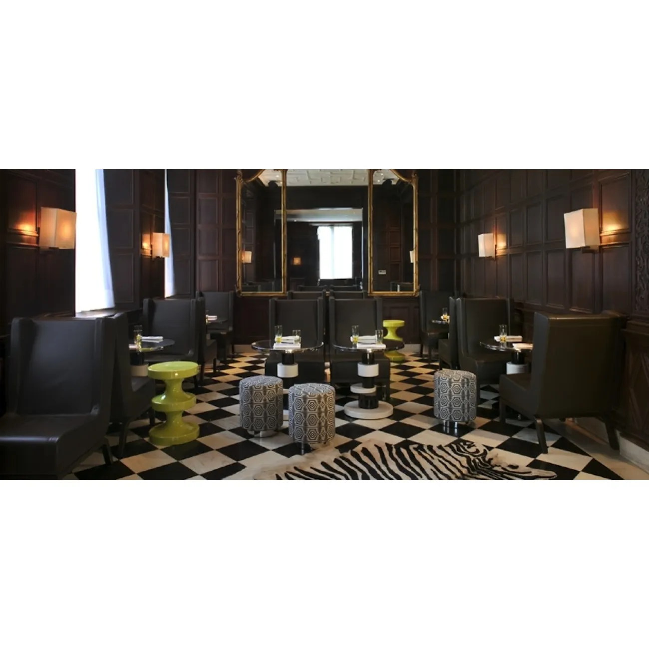 Керамический табурет INDIA MAHDAVI Bishop Stool designed by India Mahdavi in 2004 от LaLume Керамический табурет INDIA MAHDAVI Bishop Stool designed by India Mahdavi in 2004 от LaLume