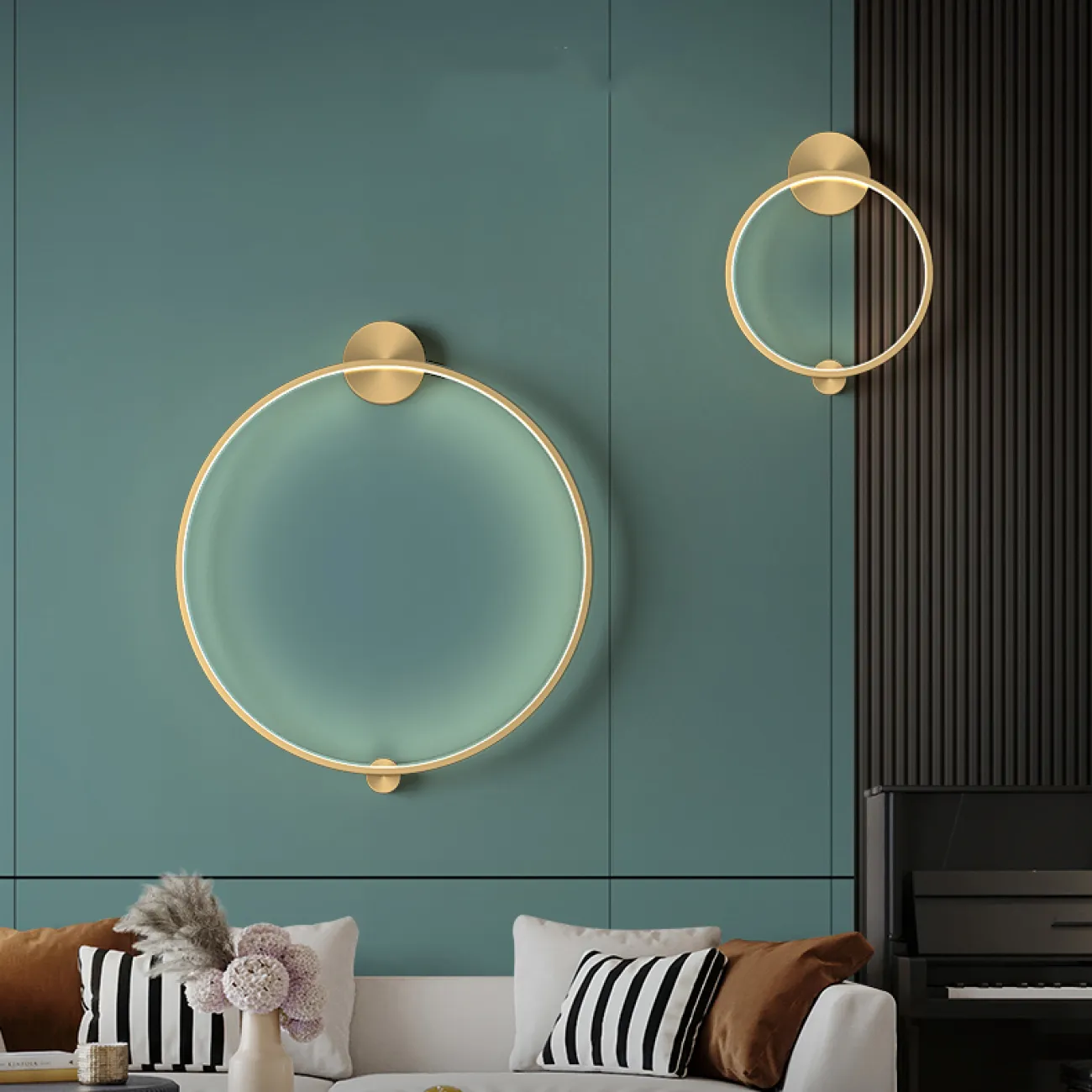 Серия настенных светильников в виде металлических колец разного диаметра с внутренней LED-подсветкой LAND A D80 Серия настенных светильников в виде металлических колец разного диаметра с внутренней LED-подсветкой LAND A D80