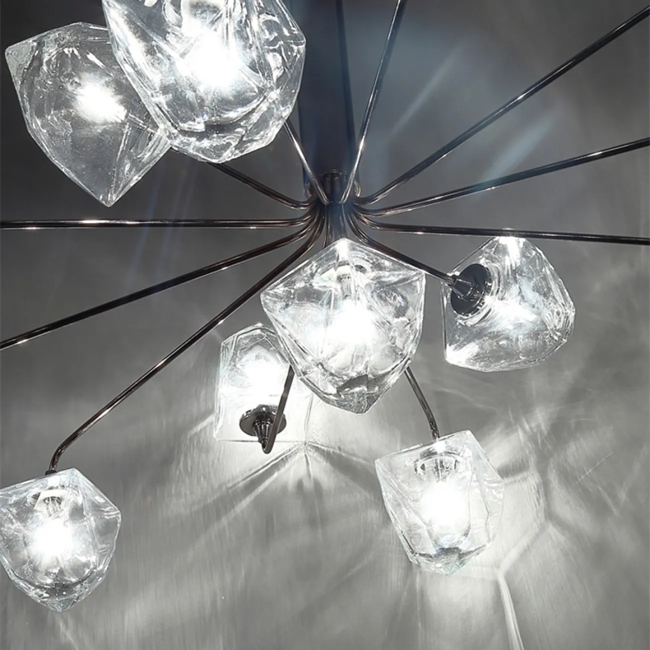 Люстра на штанге ICE 11 lamps Black от ImperiumLoft