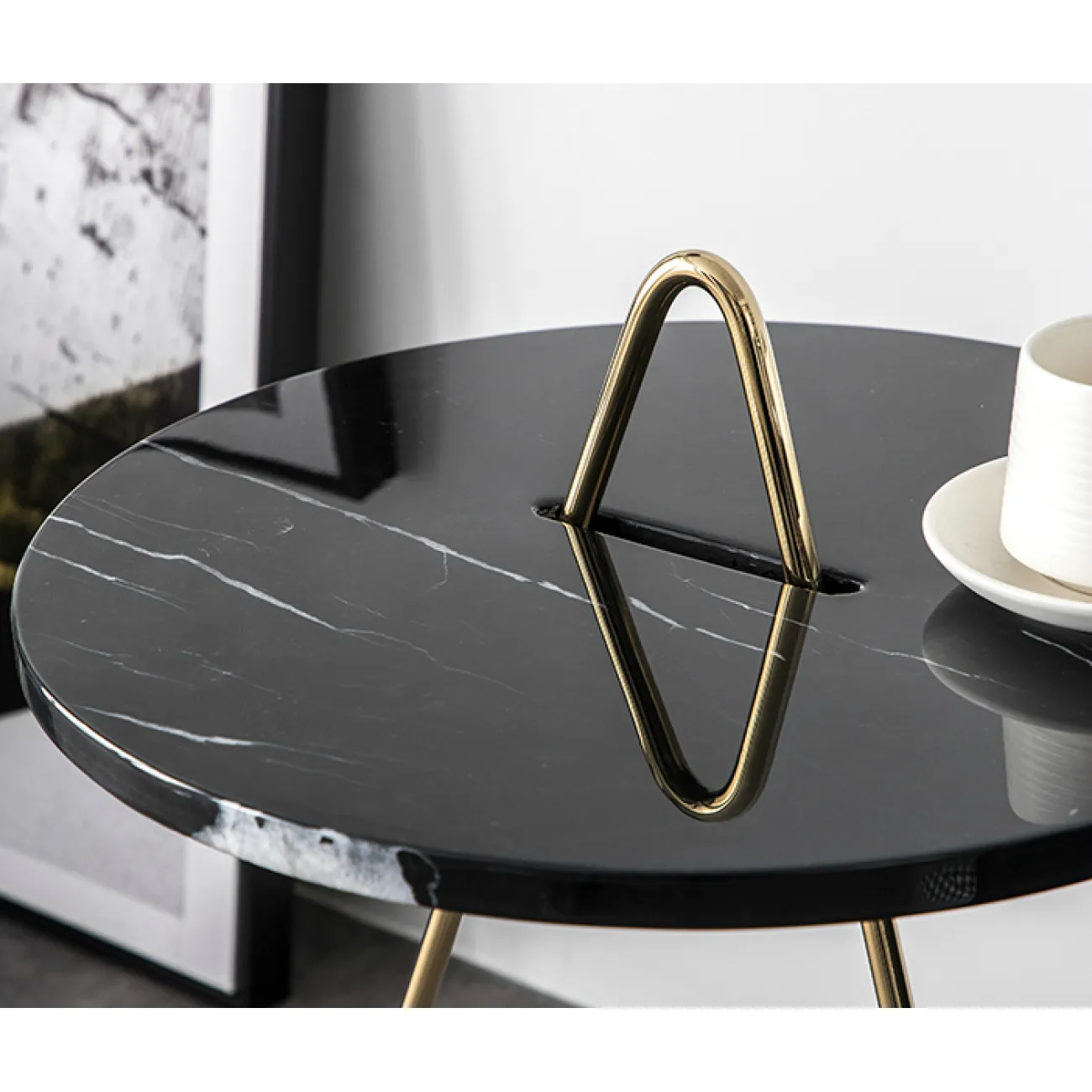 Дизайнерский журнальный столик LaLume-AP00280