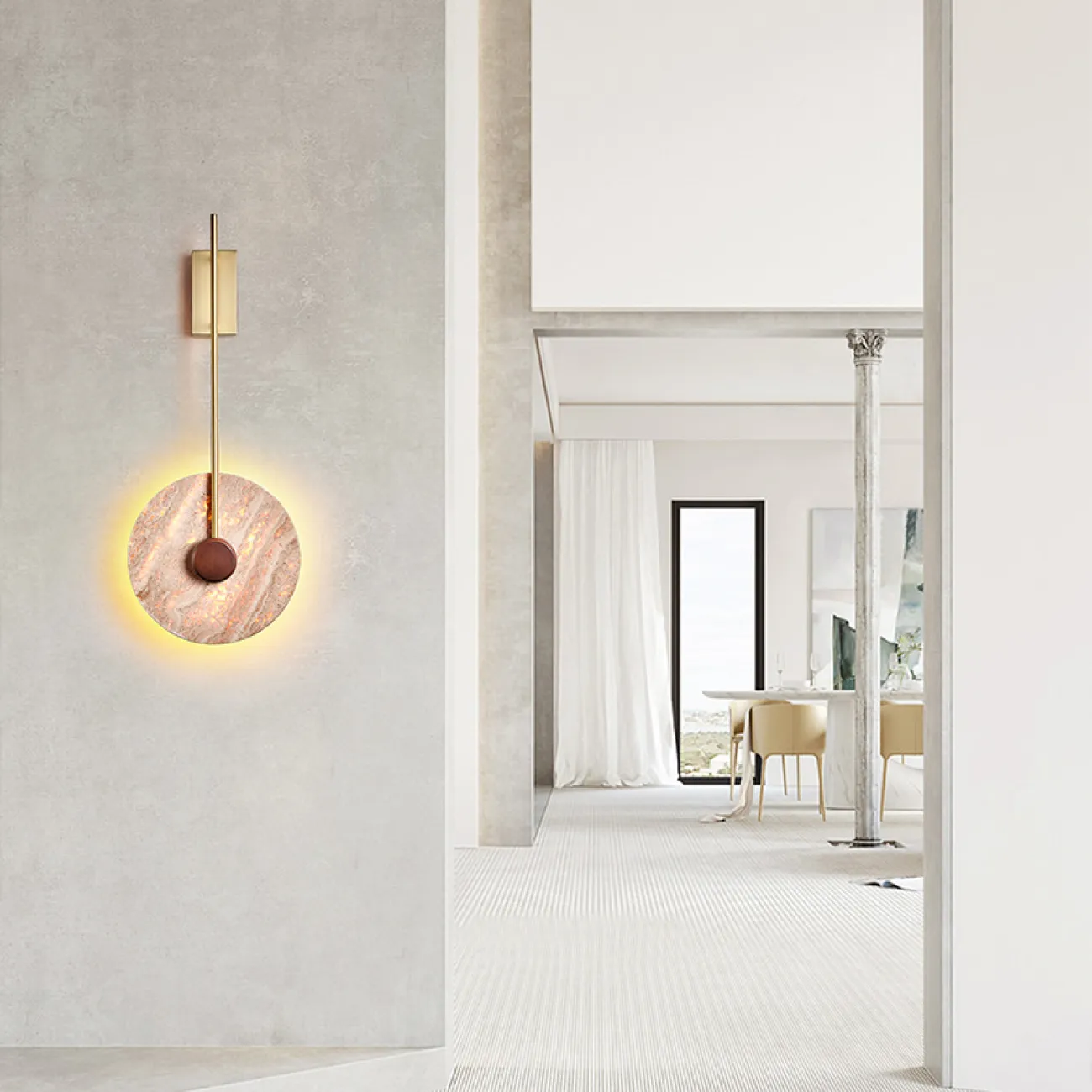 Настенный светодиодный светильник с плоским дисковидным рассеивателем с каменной текстурой и деревянным центром JOAR D30 Brass