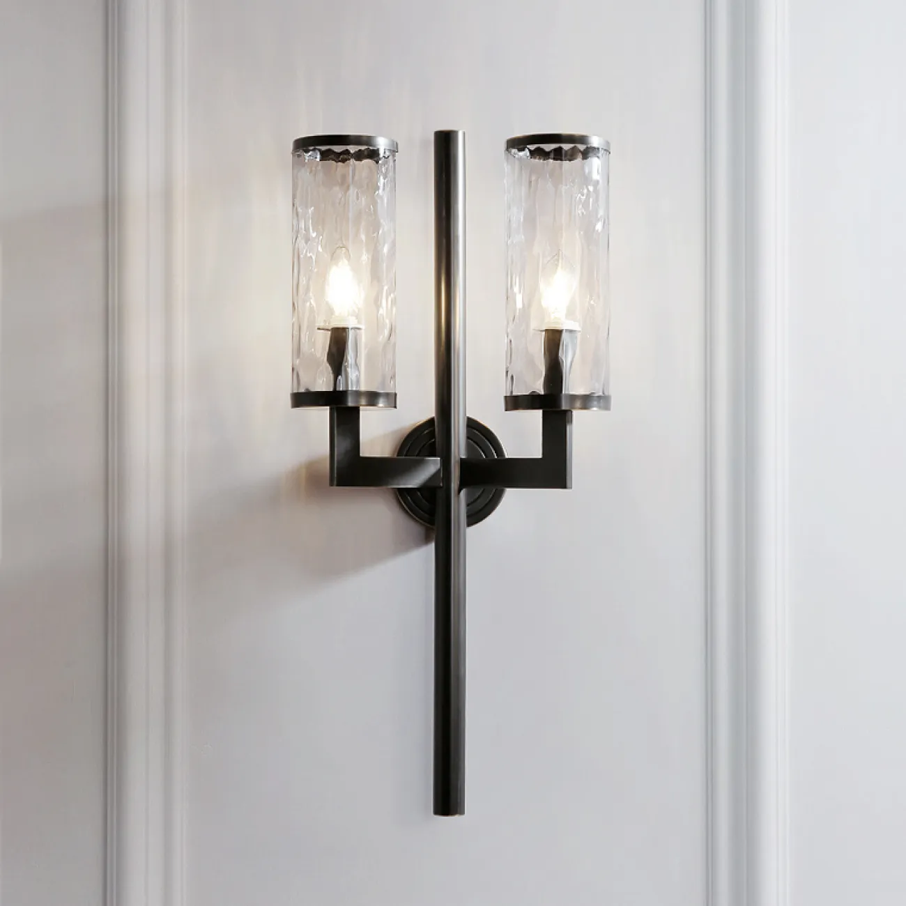 Настенный светильник в стиле постмодерн