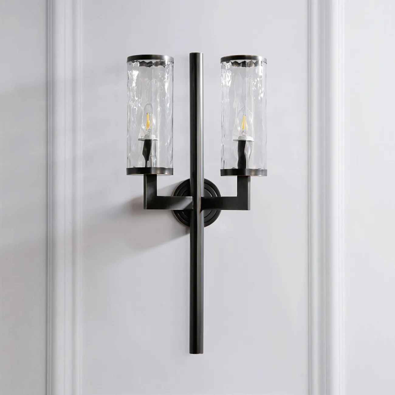 Настенный светильник в стиле постмодерн