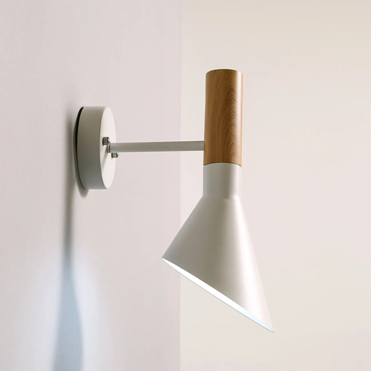 Бра AJ Wall by Arne Jacobsen for Louis Poulsen Черный от ImperiumLoft