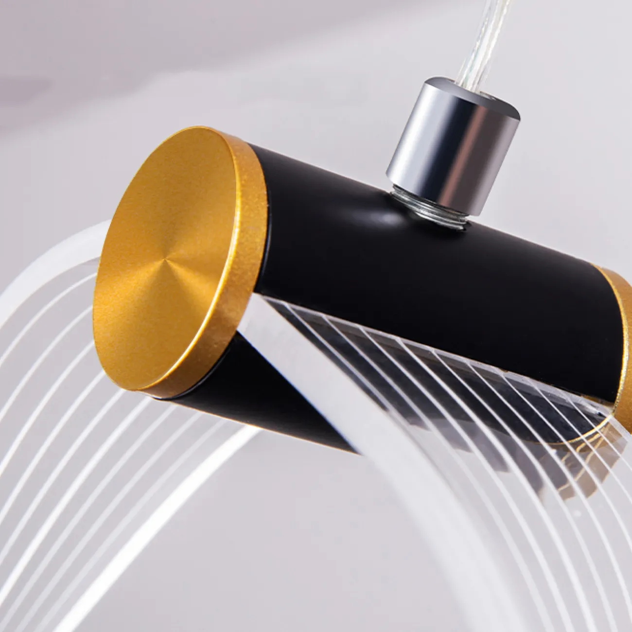 Готовая комбинация подвесных светодиодных светильников c прозрачными рассеивателями кольцевидной формы FLAVIUS L55