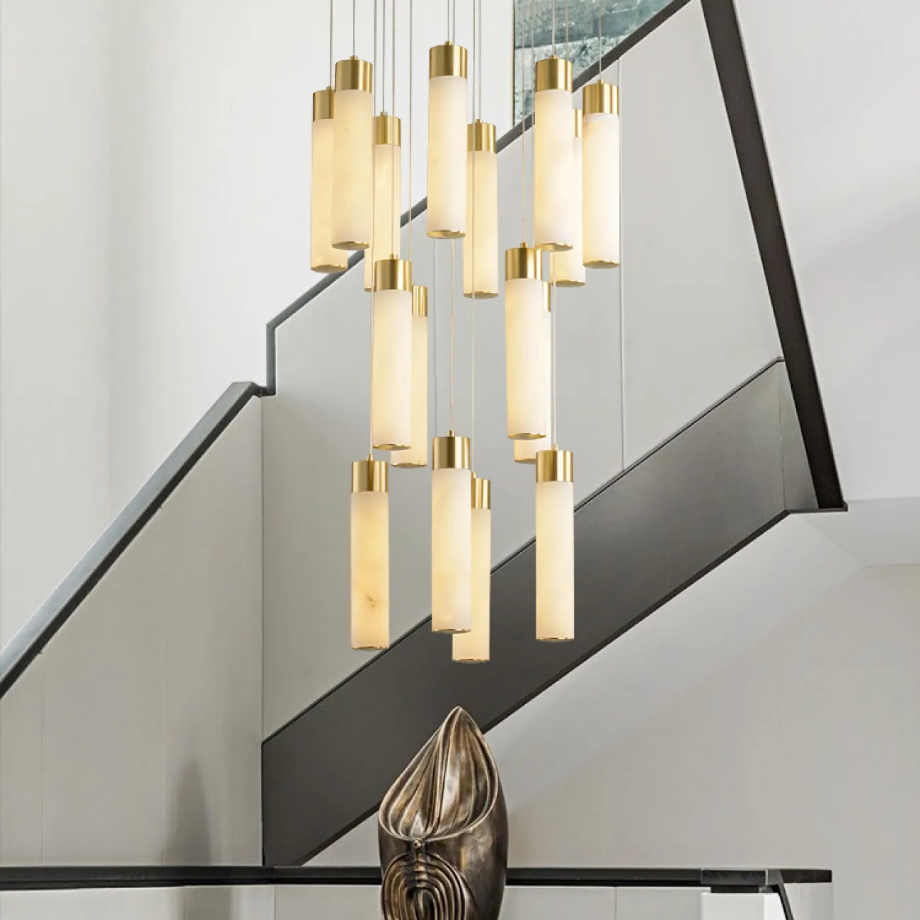 Готовая комбинация подвесных светодиодных светильников c цилиндрическими плафонами из натурального белого мрамора COMTESSE D60