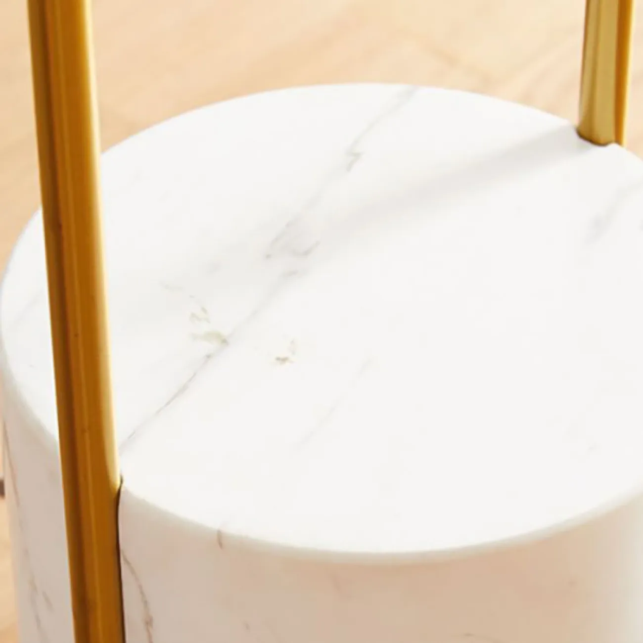 Напольный светильник с цилиндрическим текстильным абажуром и основанием из белого мрамора RENO Напольный светильник с цилиндрическим текстильным абажуром и основанием из белого мрамора RENO