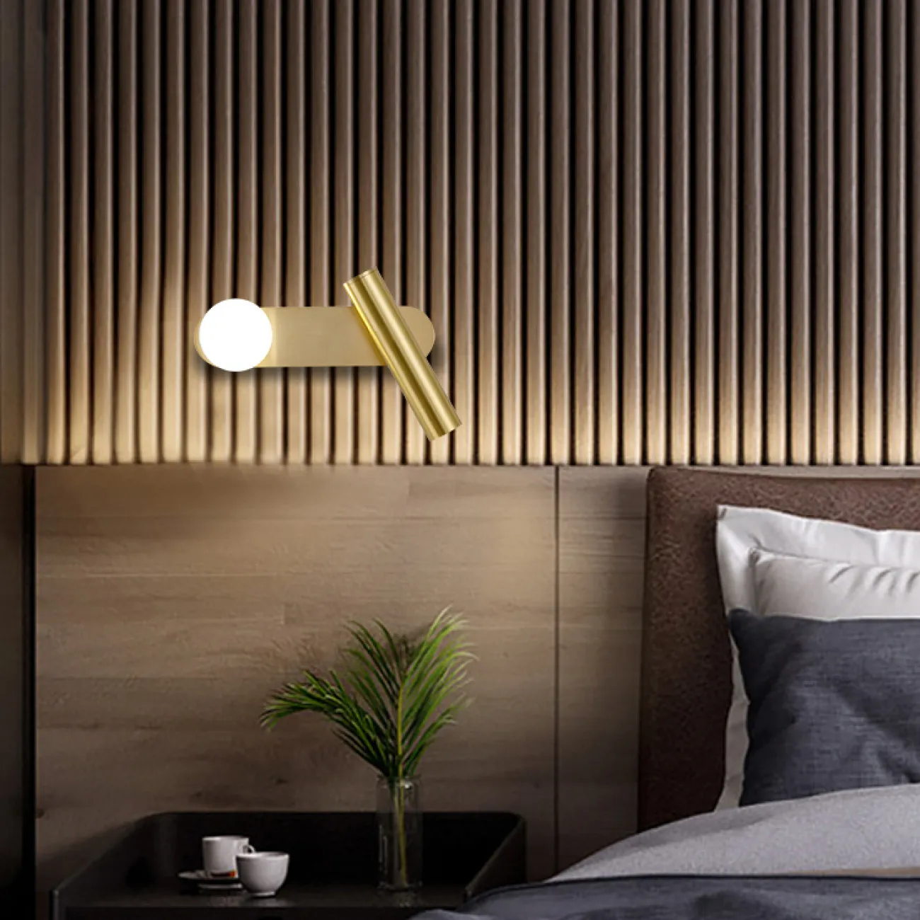 Серия парных настенных светильников с шарообразным плафоном и поворотным цилиндрическим спотом BODVAR Left