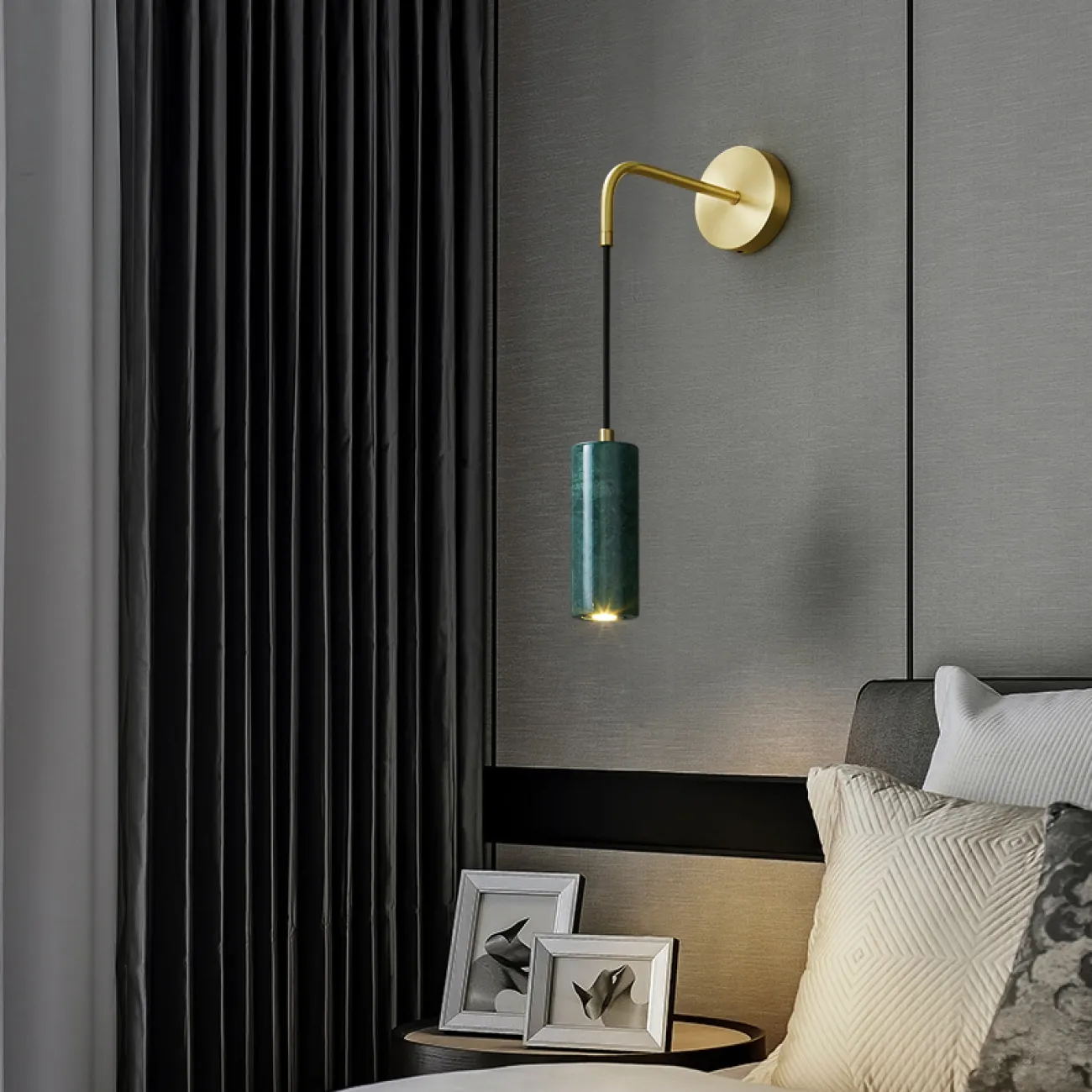 Серия настенных светильников с мраморными плафонами цилиндрической формы на кронштейне с черным подвесом SINN Green