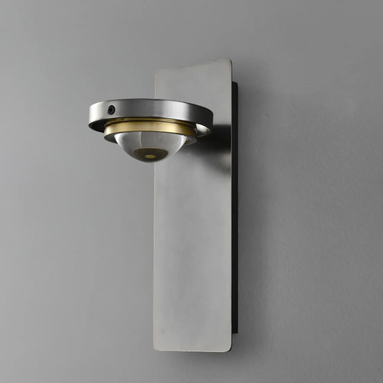 Настенный светодиодных светильник с точечными источниками в поворотных кольцах с оптическими линзами RASMUND L1 Настенный светодиодных светильник с точечными источниками в поворотных кольцах с оптическими линзами RASMUND L1