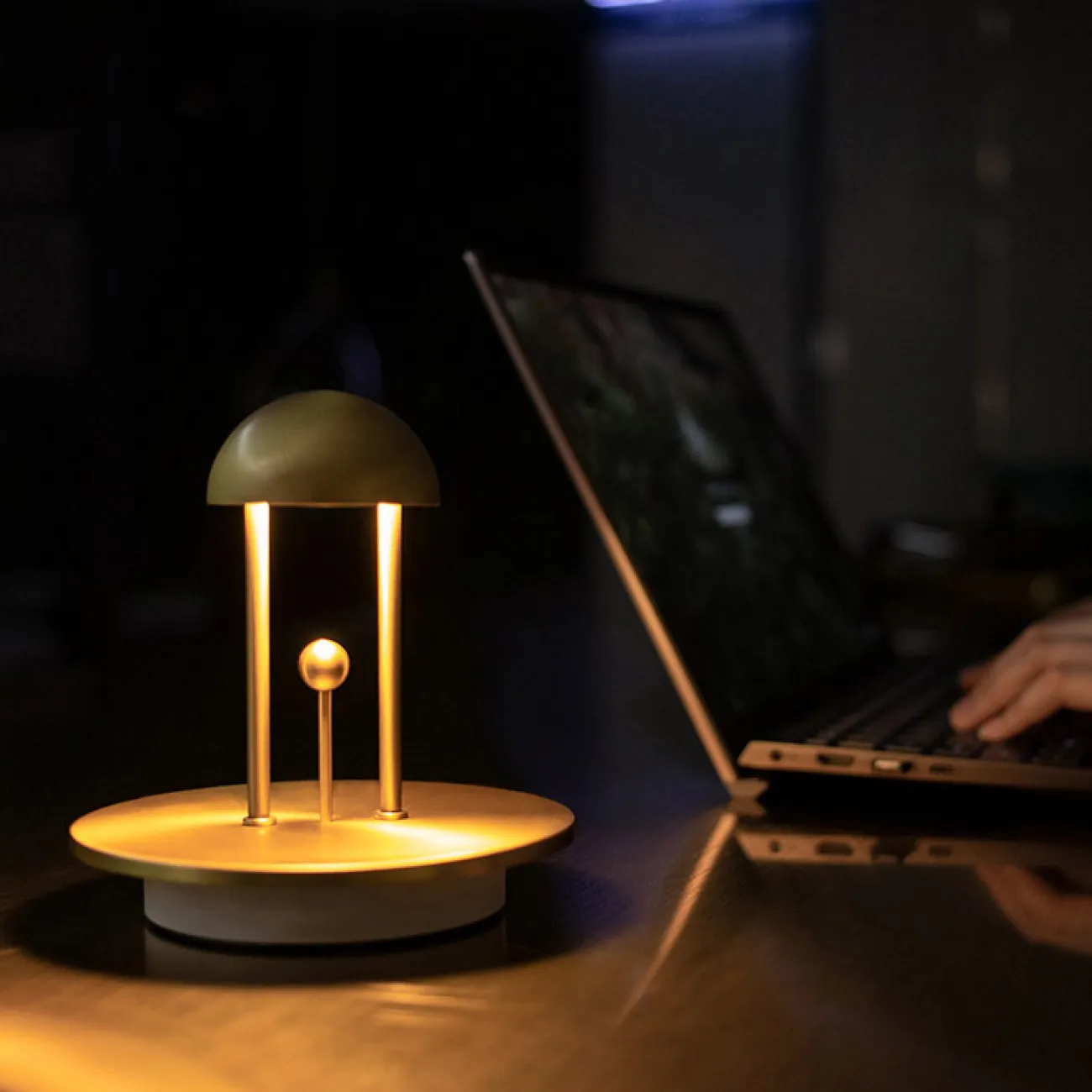 Настольная лампа FIRTH Chrome от ImperiumLoft