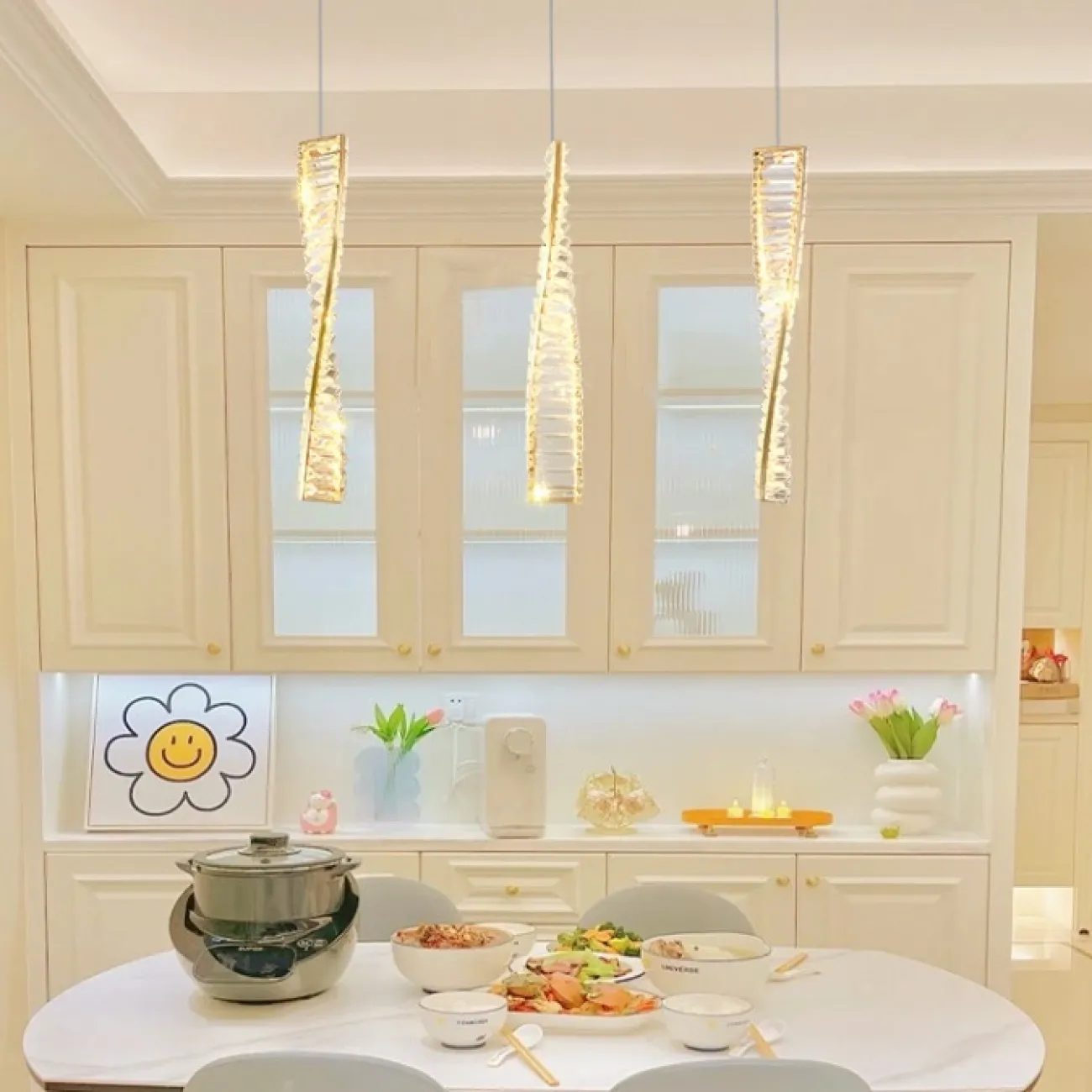 Готовая комбинация подвесных светодиодных светильников со спиралевидными плафонами из многогранных хрустальных пластин BERTOLDA X COMBO L80