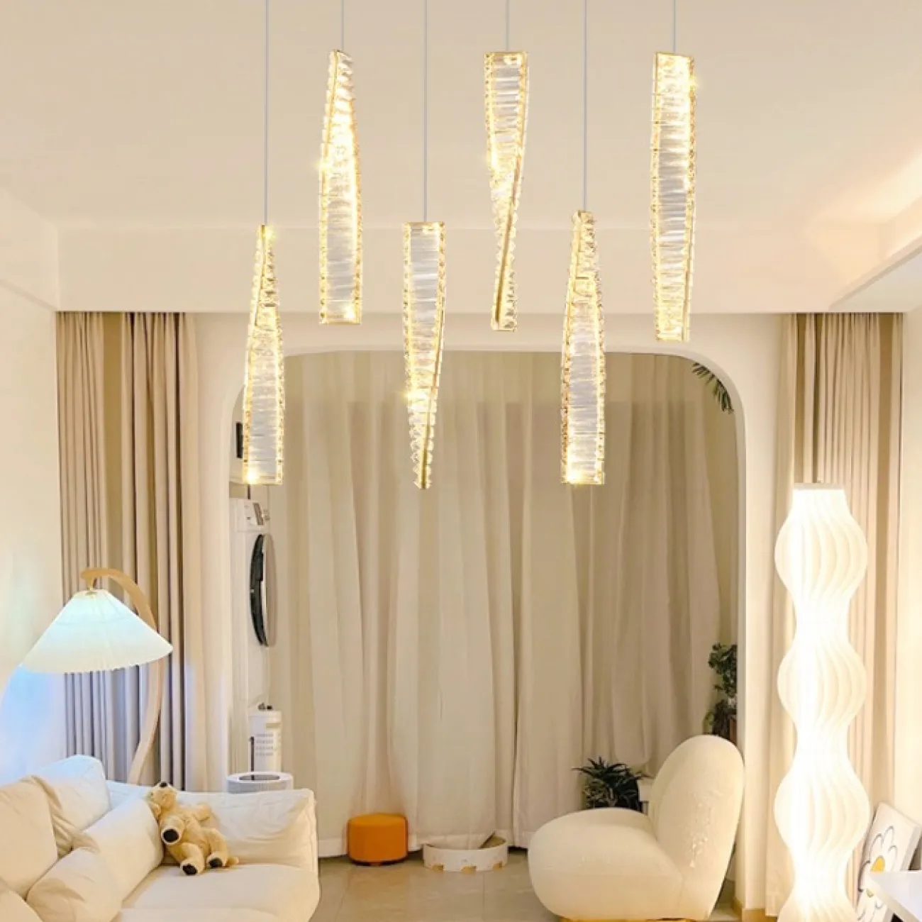 Готовая комбинация подвесных светодиодных светильников со спиралевидными плафонами из многогранных хрустальных пластин BERTOLDA X COMBO L80