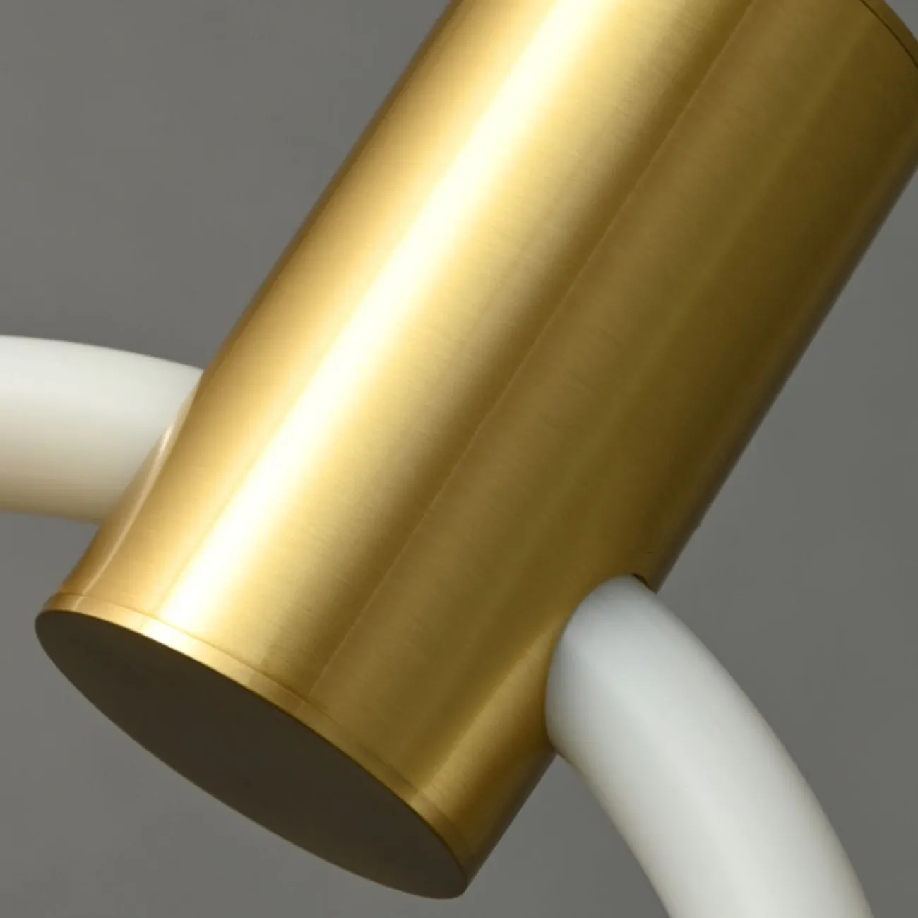 Готовая комбинация подвесных светодиодных светильников c двумя светящимися кольцами в латунном корпусе DAMON DUO Black Готовая комбинация подвесных светодиодных светильников c двумя светящимися кольцами в латунном корпусе DAMON DUO Black