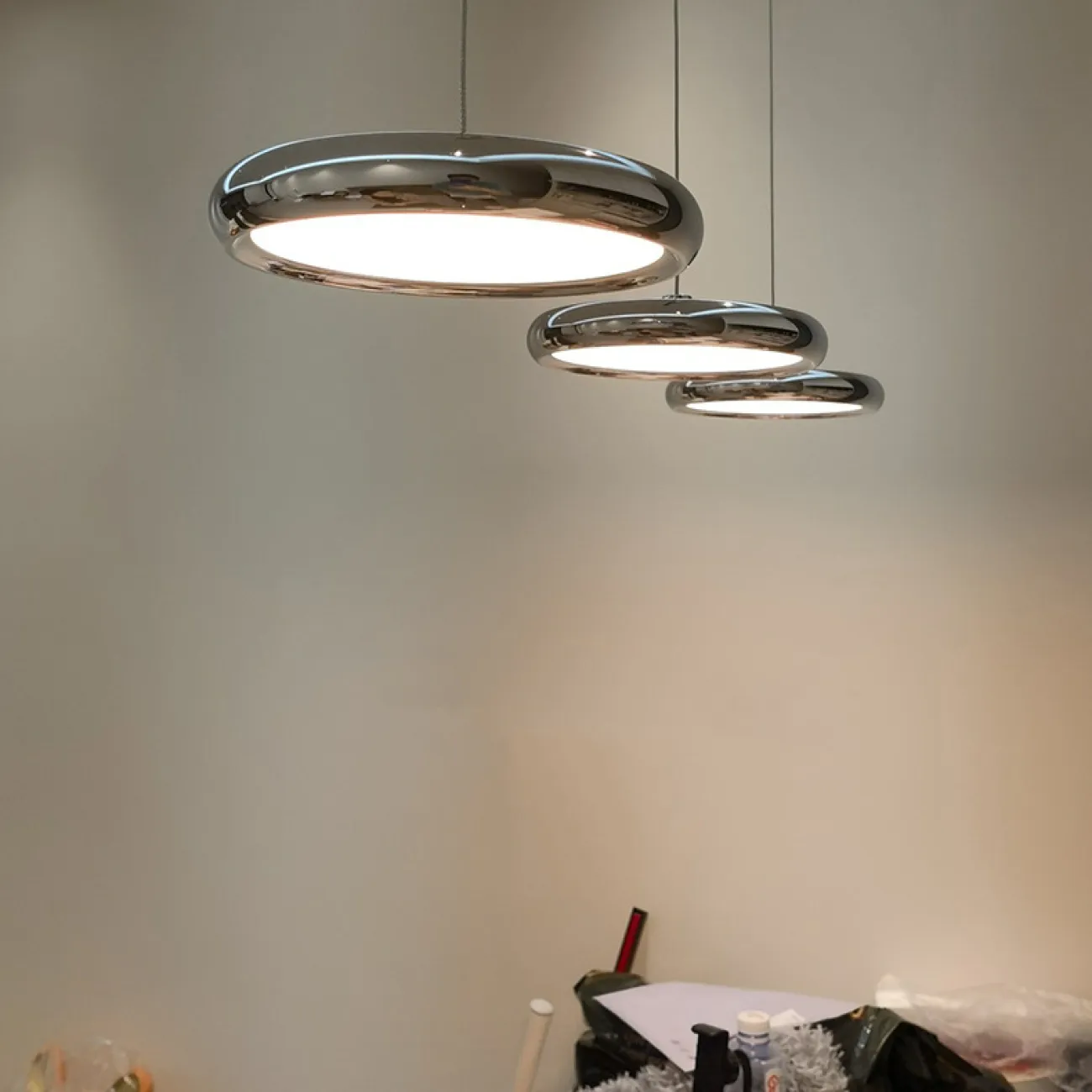 Готовая комбинация подвесных светодиодных светильников с металлическим корпусом дискообразной формы SEGOL TRIO L78