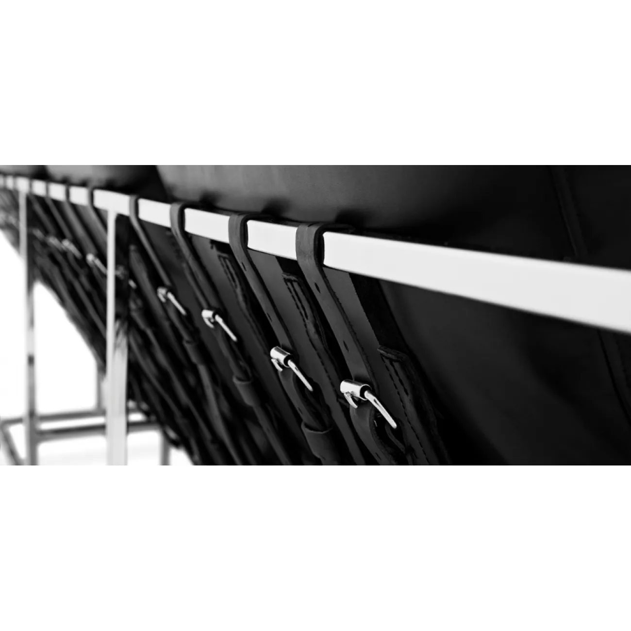 Диван Black Calfskin Sofa designed by Stephen Kenn and Simon Miller от LaLume
