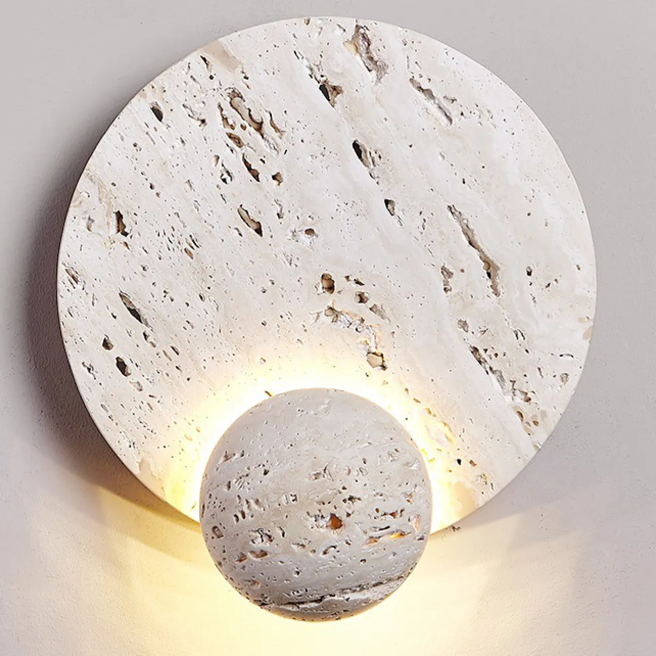 Настенный светодиодный светильник в виде комбинации двух дисков из белого камня травертин PHANUEL Настенный светодиодный светильник в виде комбинации двух дисков из белого камня травертин PHANUEL
