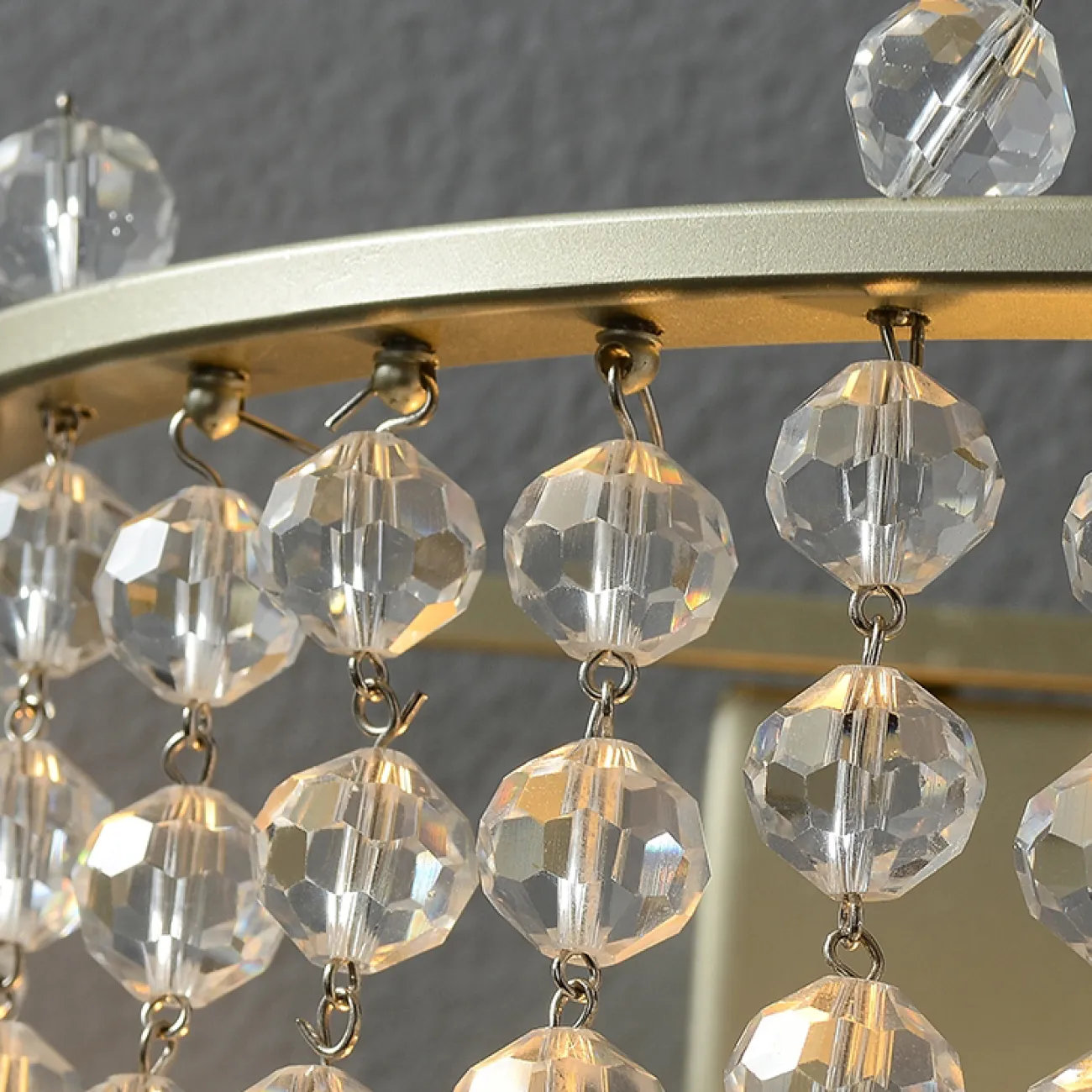 Дизайнерский настенный светильник с двухъярусным абажуром из подвесок с хрустальными бусинами LADY WALL