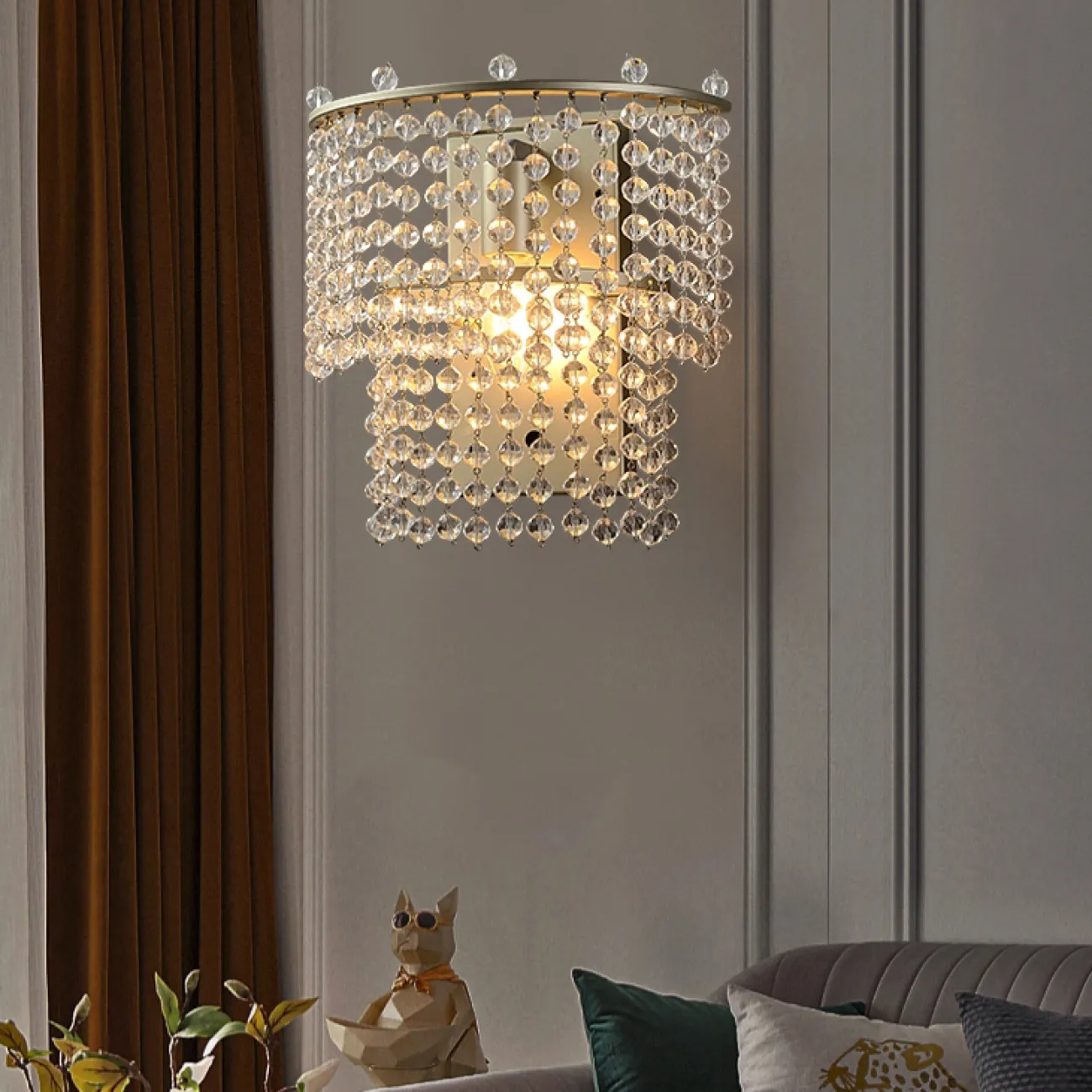 Дизайнерский настенный светильник с двухъярусным абажуром из подвесок с хрустальными бусинами LADY WALL