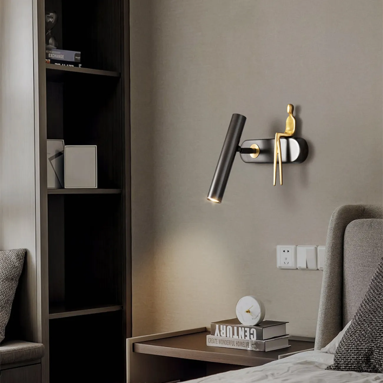 Серия настенных светодиодных светильников с поворотным цилиндрическим спотом и человеческой фигуркой REMUS Right Brass