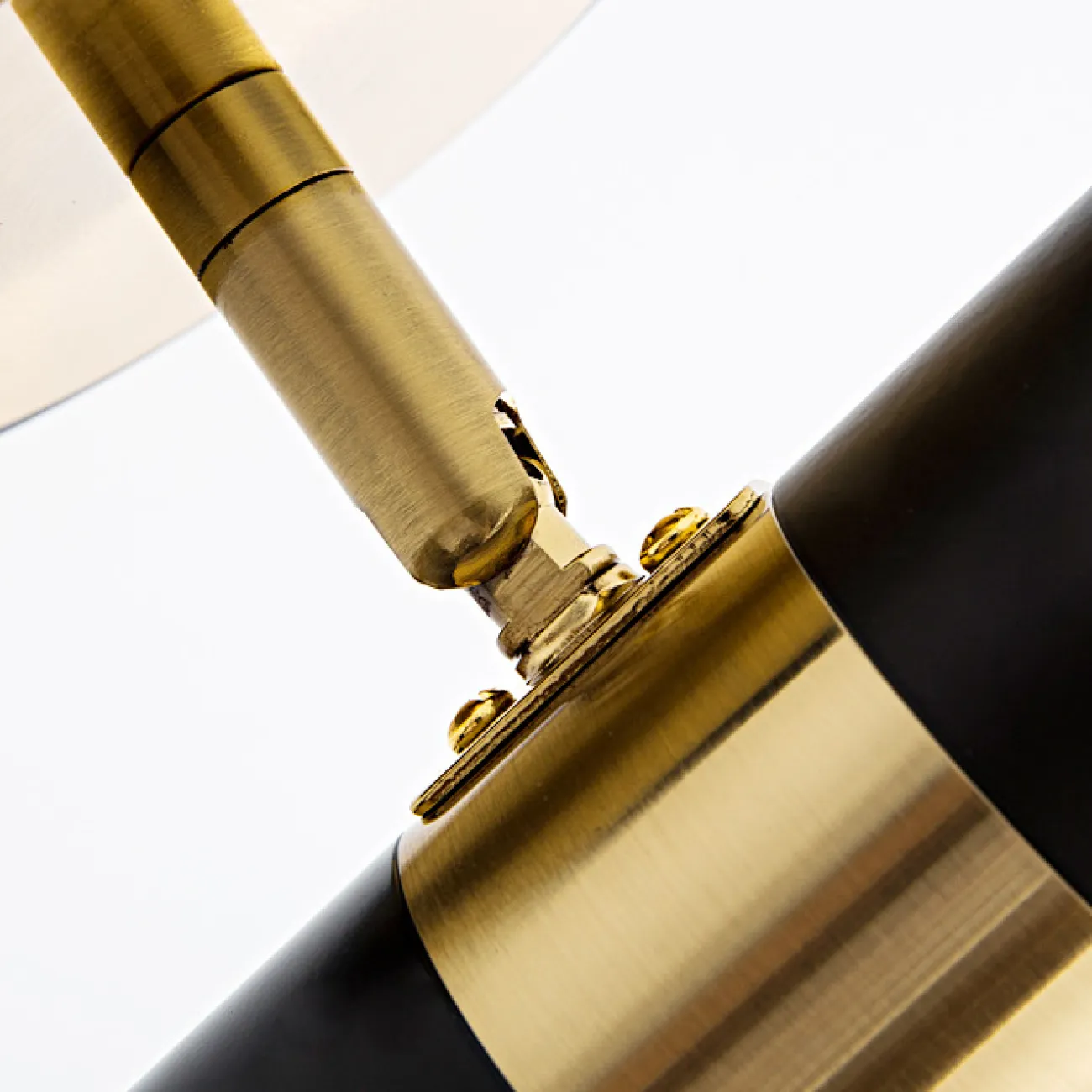 Серия настенных светодиодных светильников с цилиндрическим и скругленным плафоном на круглом креплении с поворотным механизмом SET B