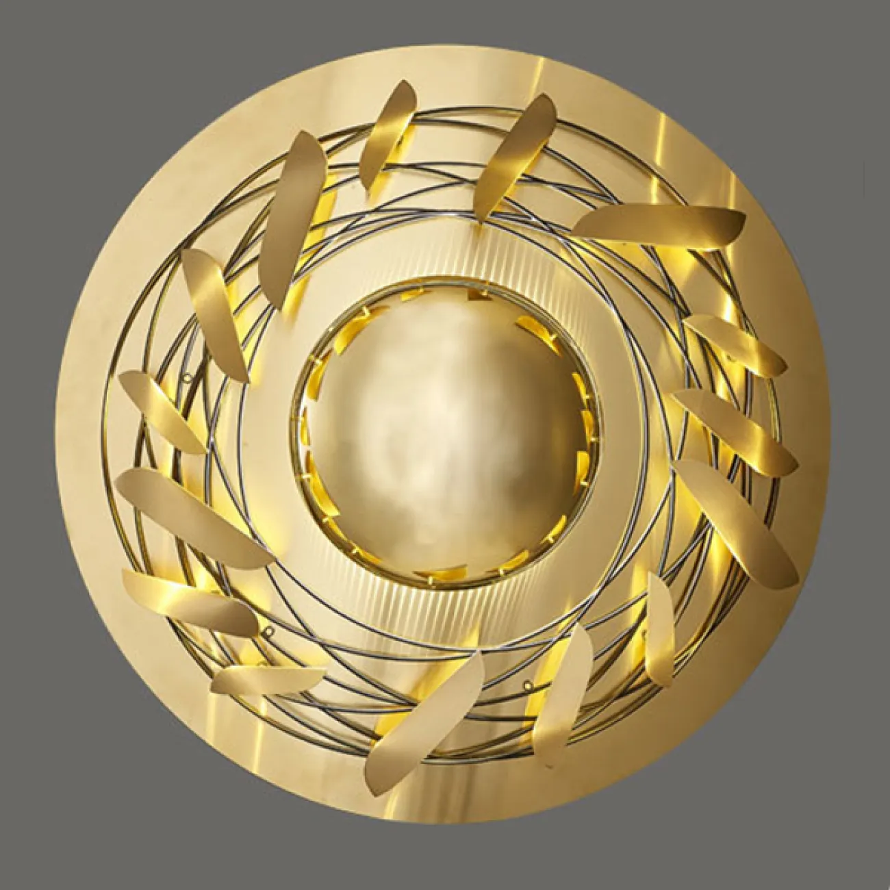 Настенный светодиодный светильник с многослойным дисковидным плафоном с лучевыми рассеивателями SOLAUG D80 Настенный светодиодный светильник с многослойным дисковидным плафоном с лучевыми рассеивателями SOLAUG D80