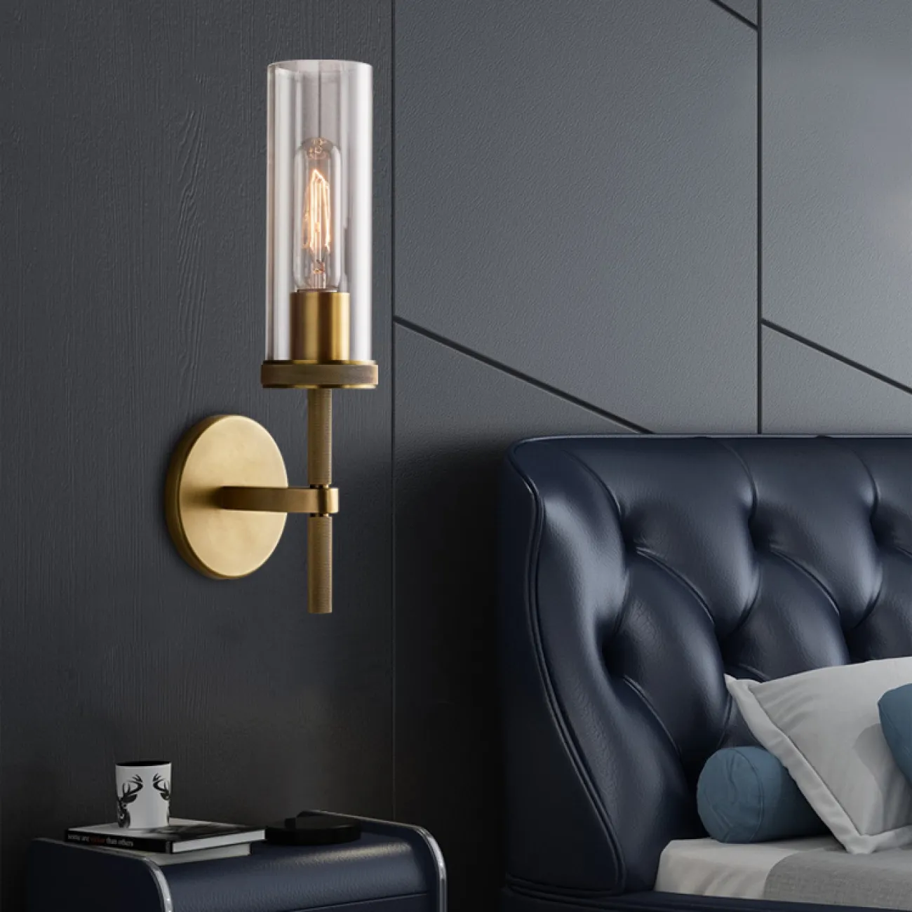 Серия настенных светильников со стеклянным цилиндрическим плафоном на кронштейне с круглым креплением HINNA H36